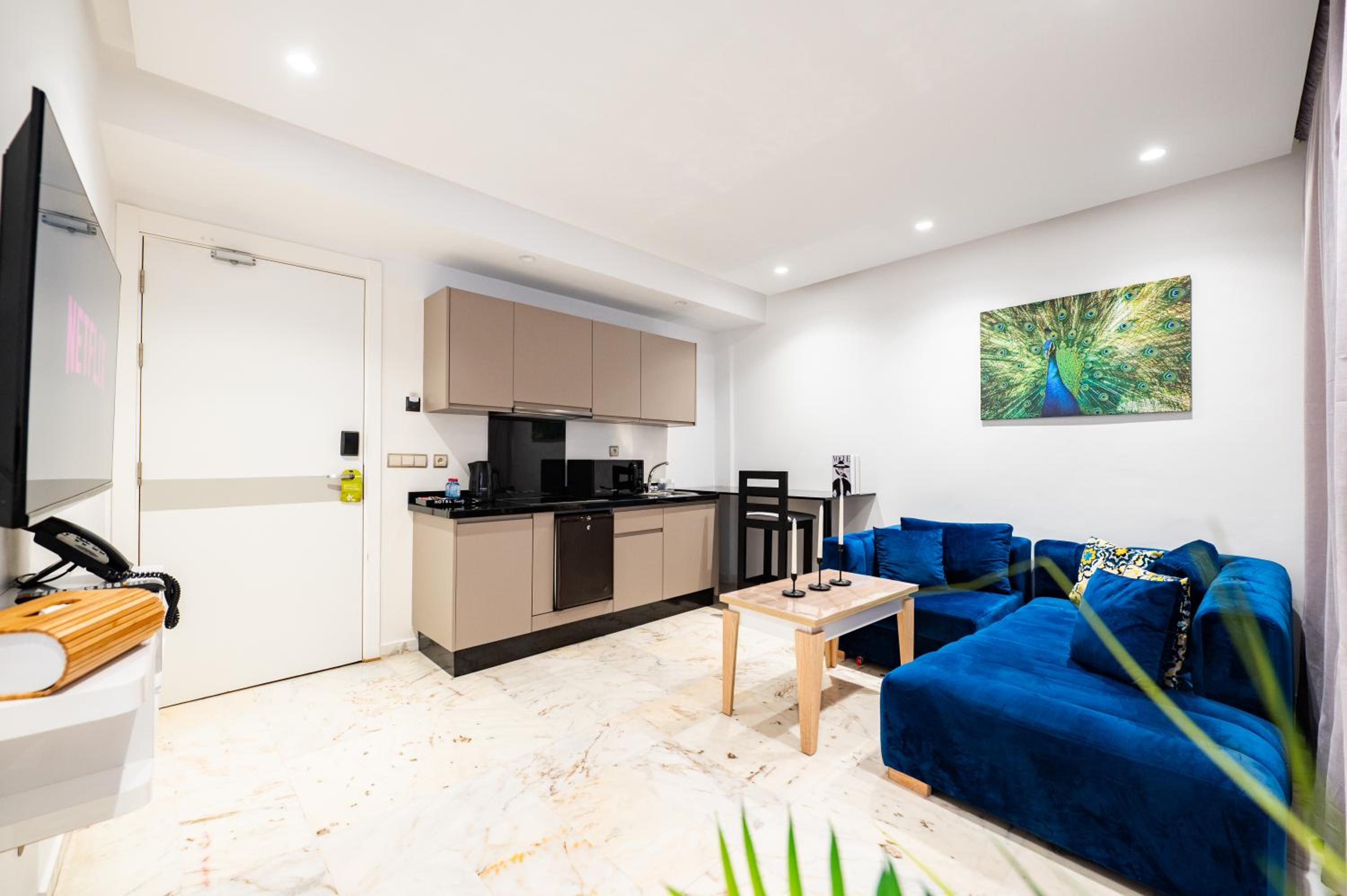 Two-Bedroom Apartment - Photo 2