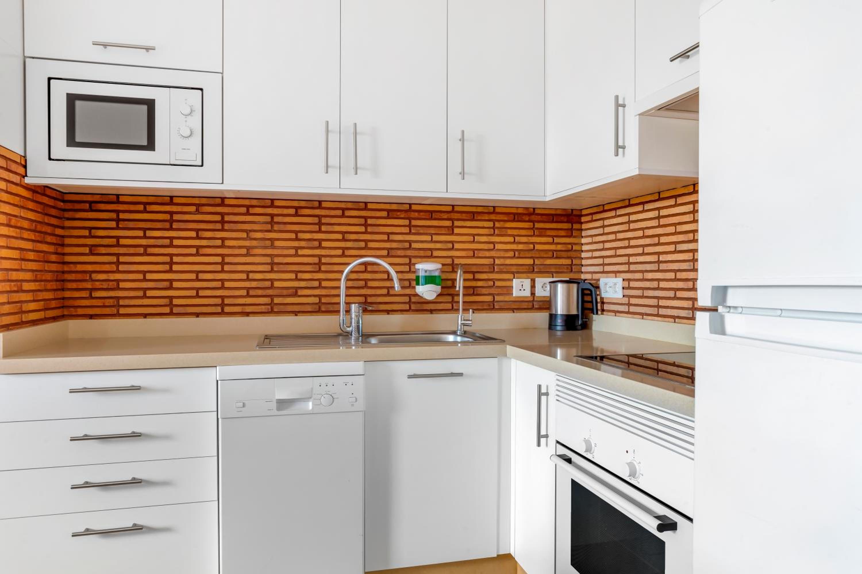 One-Bedroom Apartment thumbnail 5