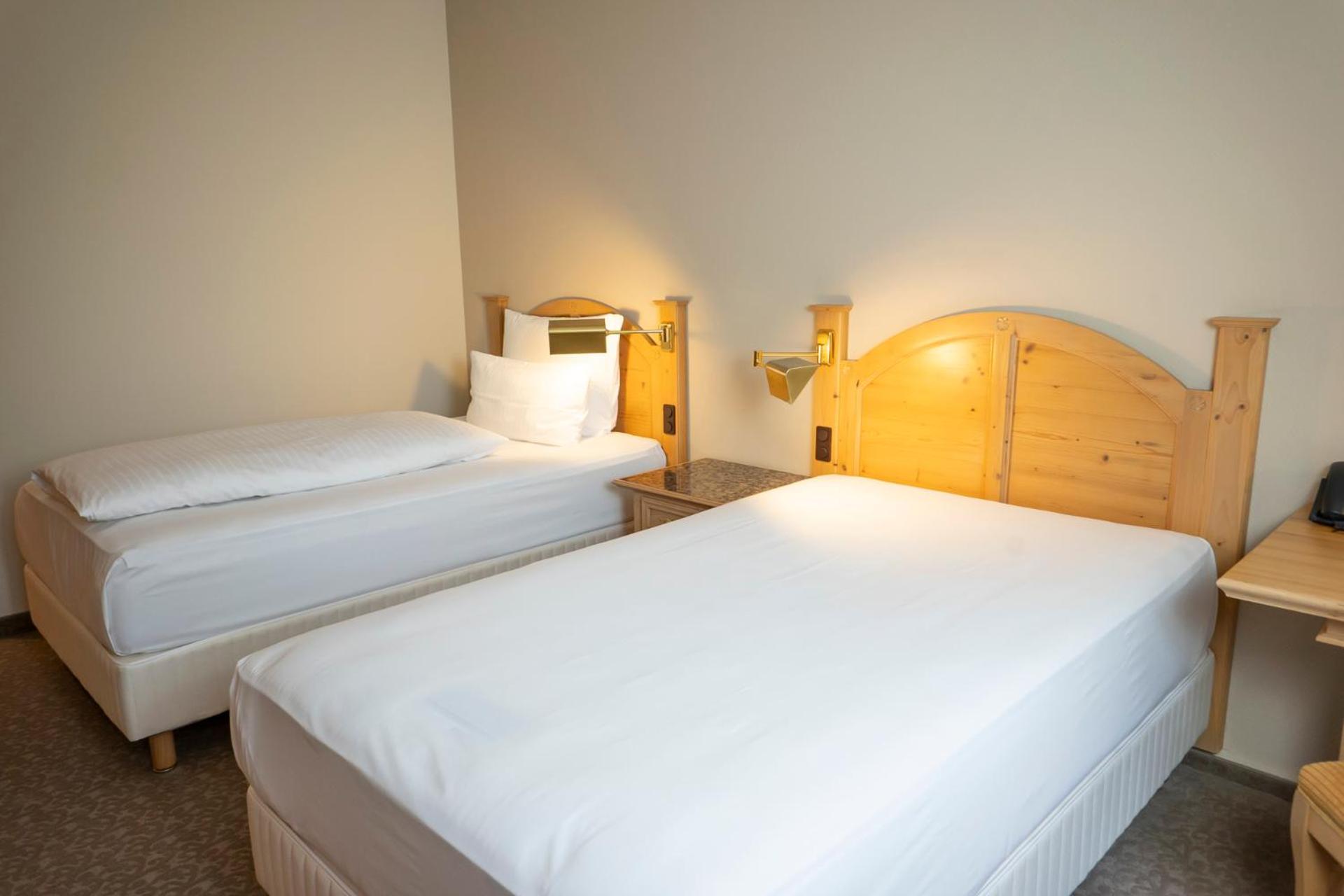 Classic Twin Room - Photo 6