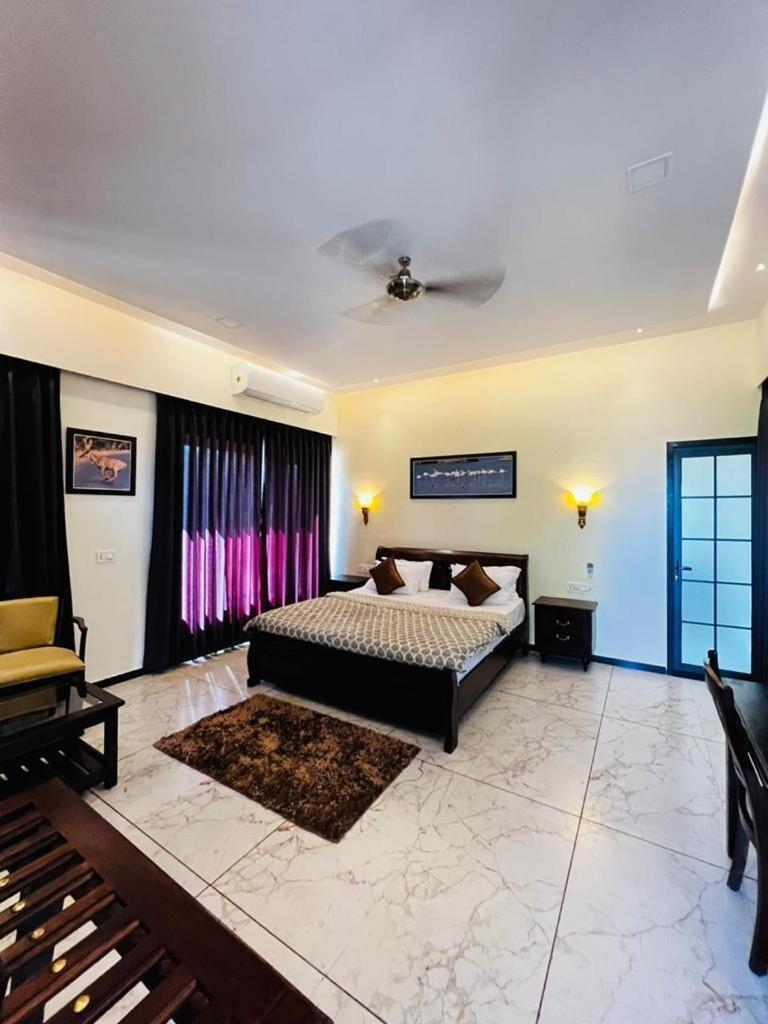 King Room with Balcony