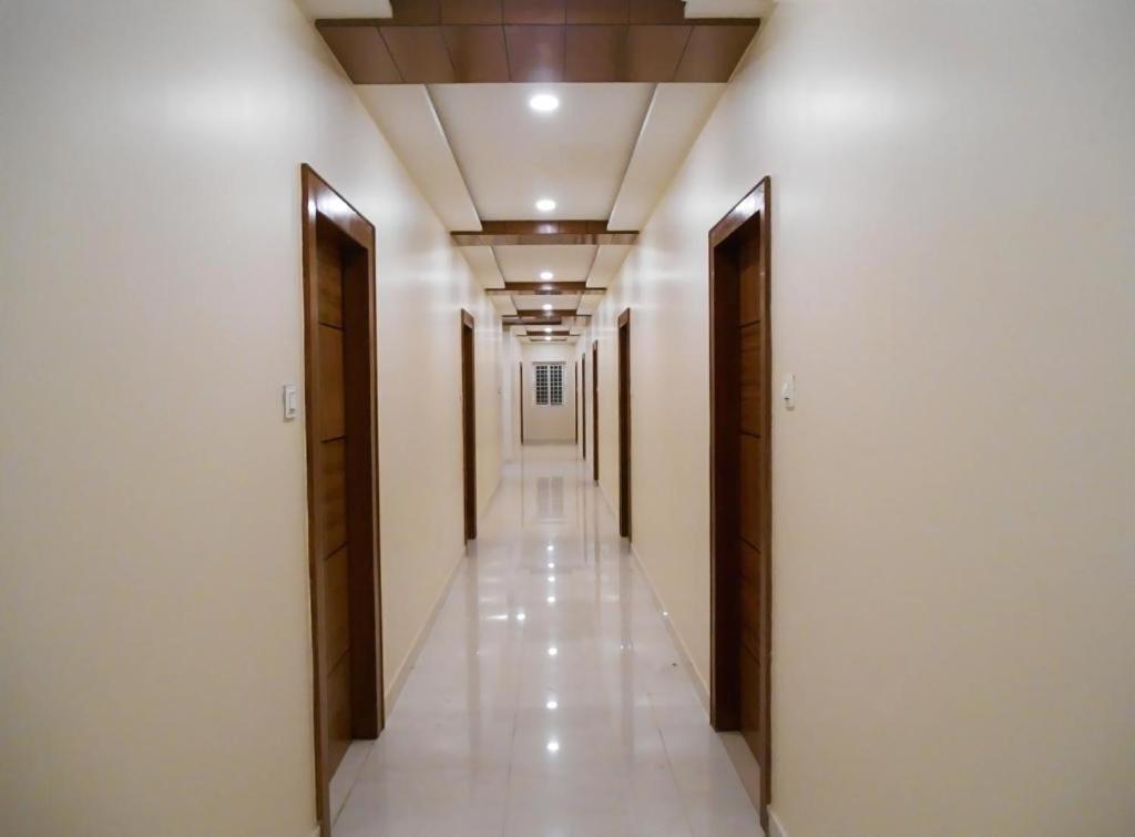 Deluxe Double Room (2 Adults + 1 Child) - Photo 4