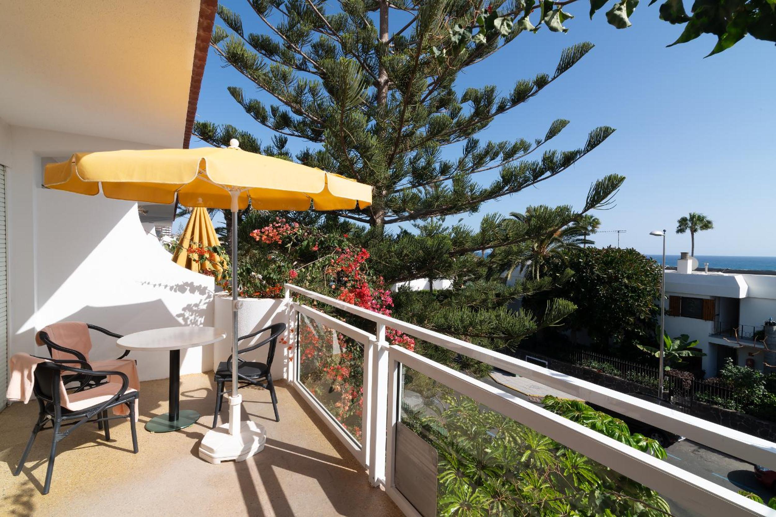 One-Bedroom Apartment (side sea view) photo 3