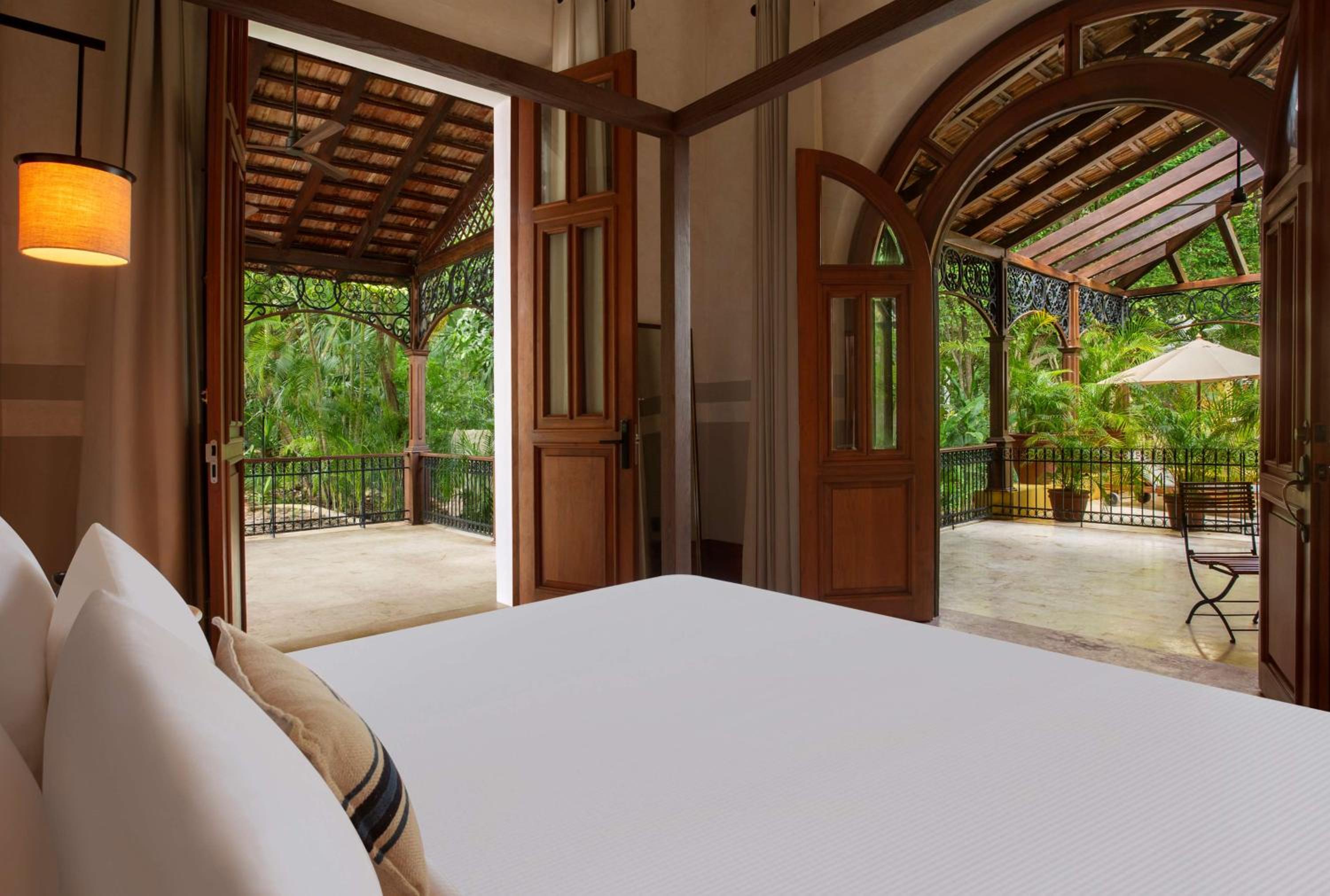 Kij Master Suite – King