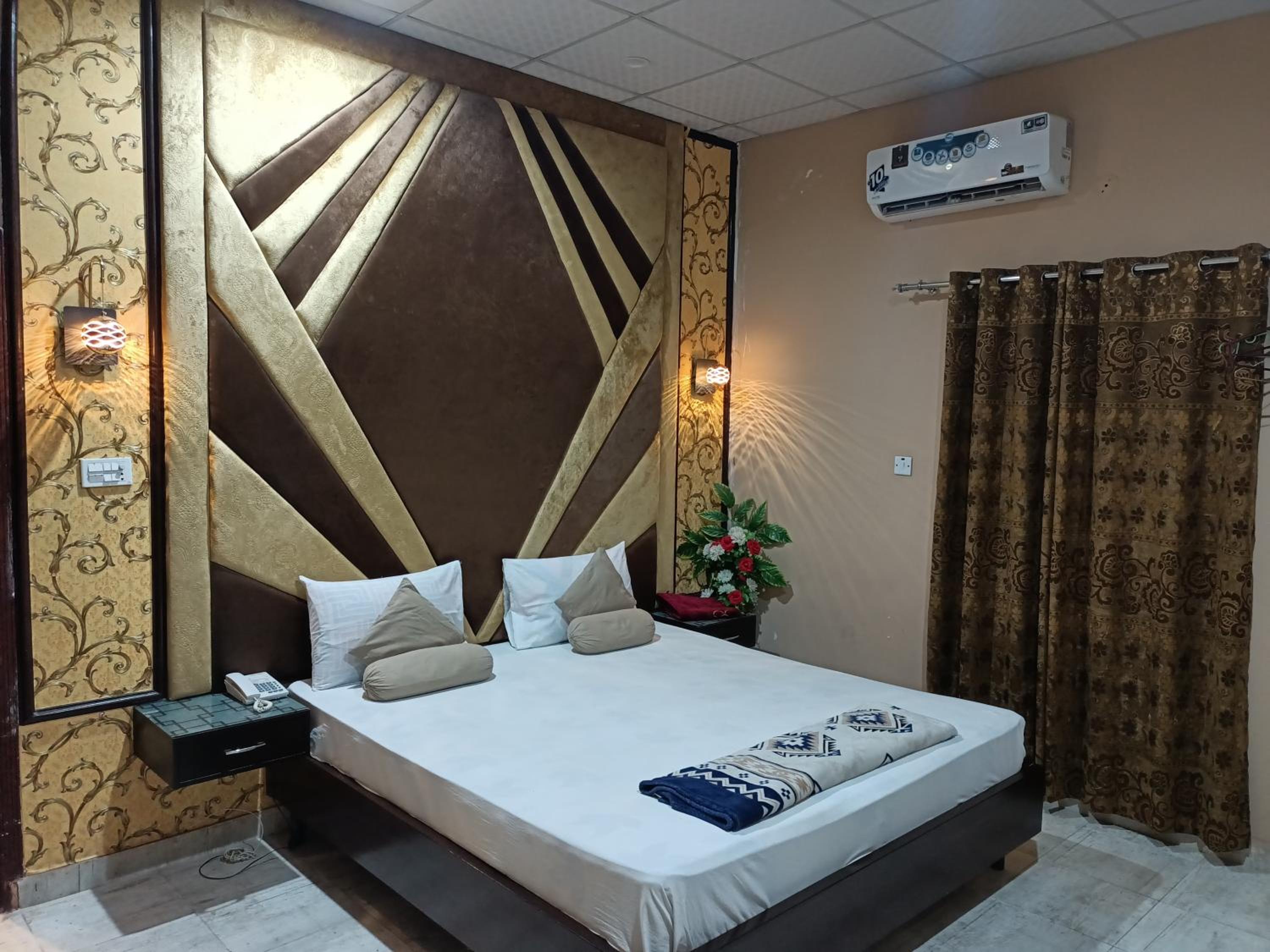 Deluxe Single Room photo 3