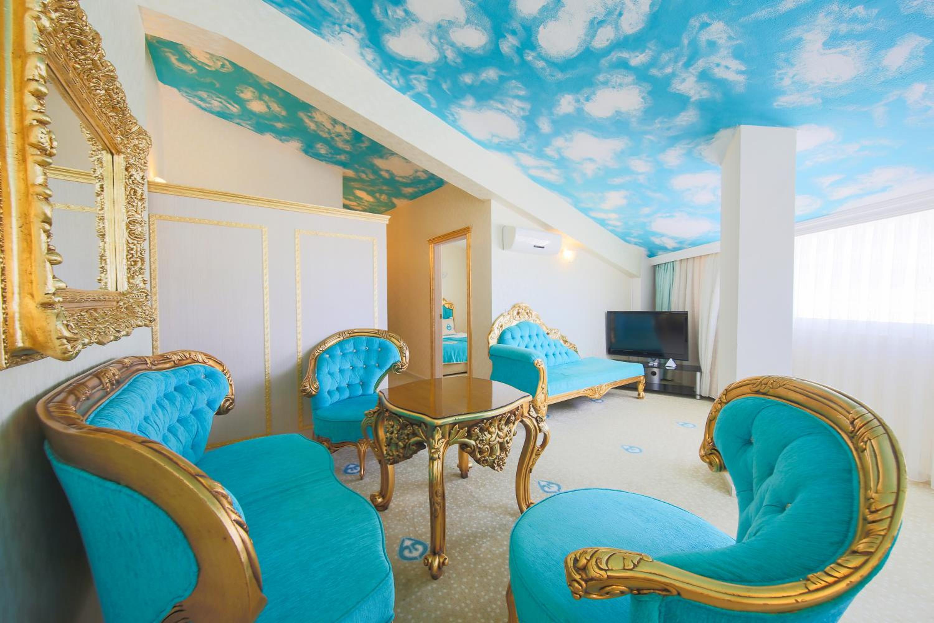Deluxe Suite with Sea View photo 2