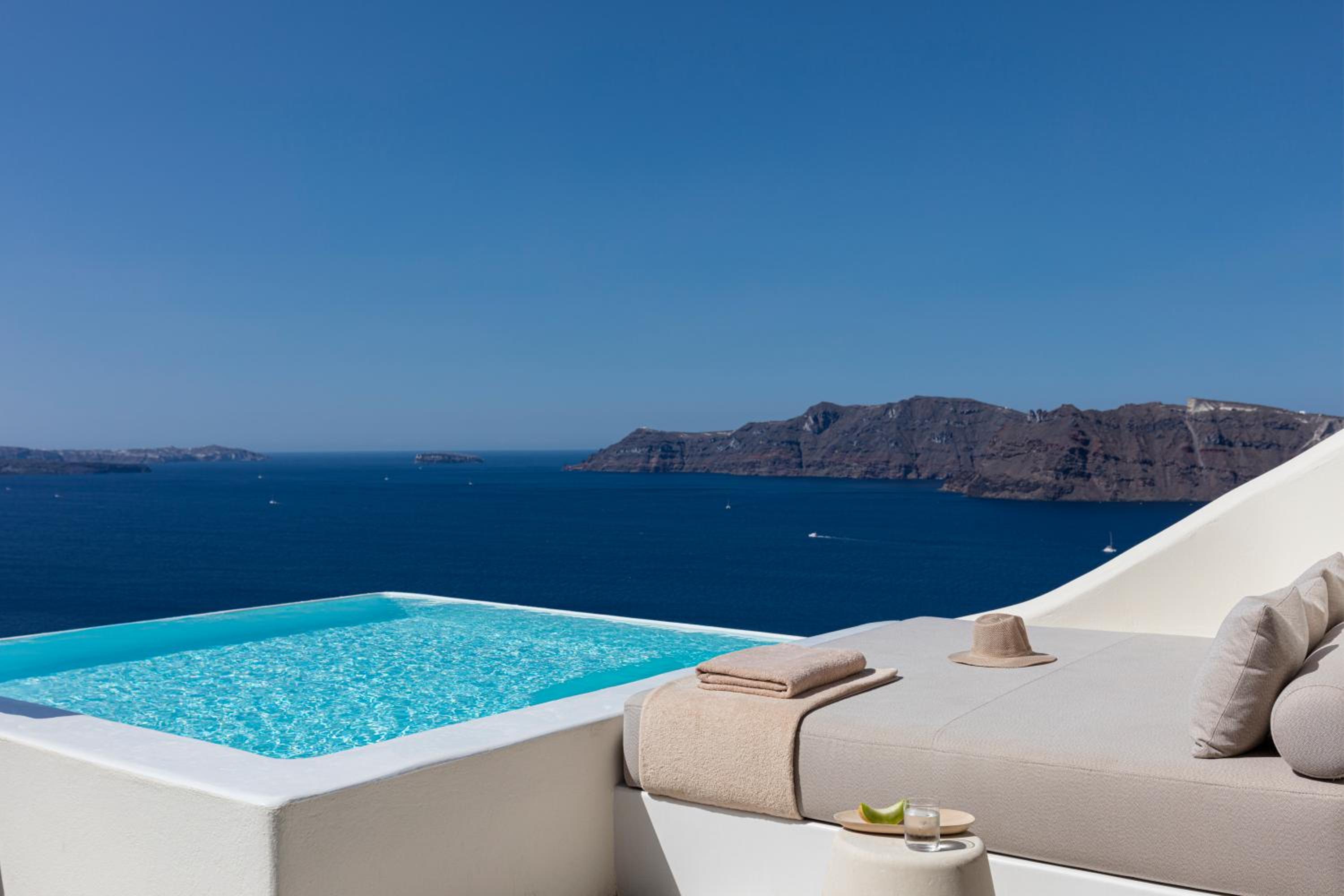 Infinity Pool Suite - Photo 8