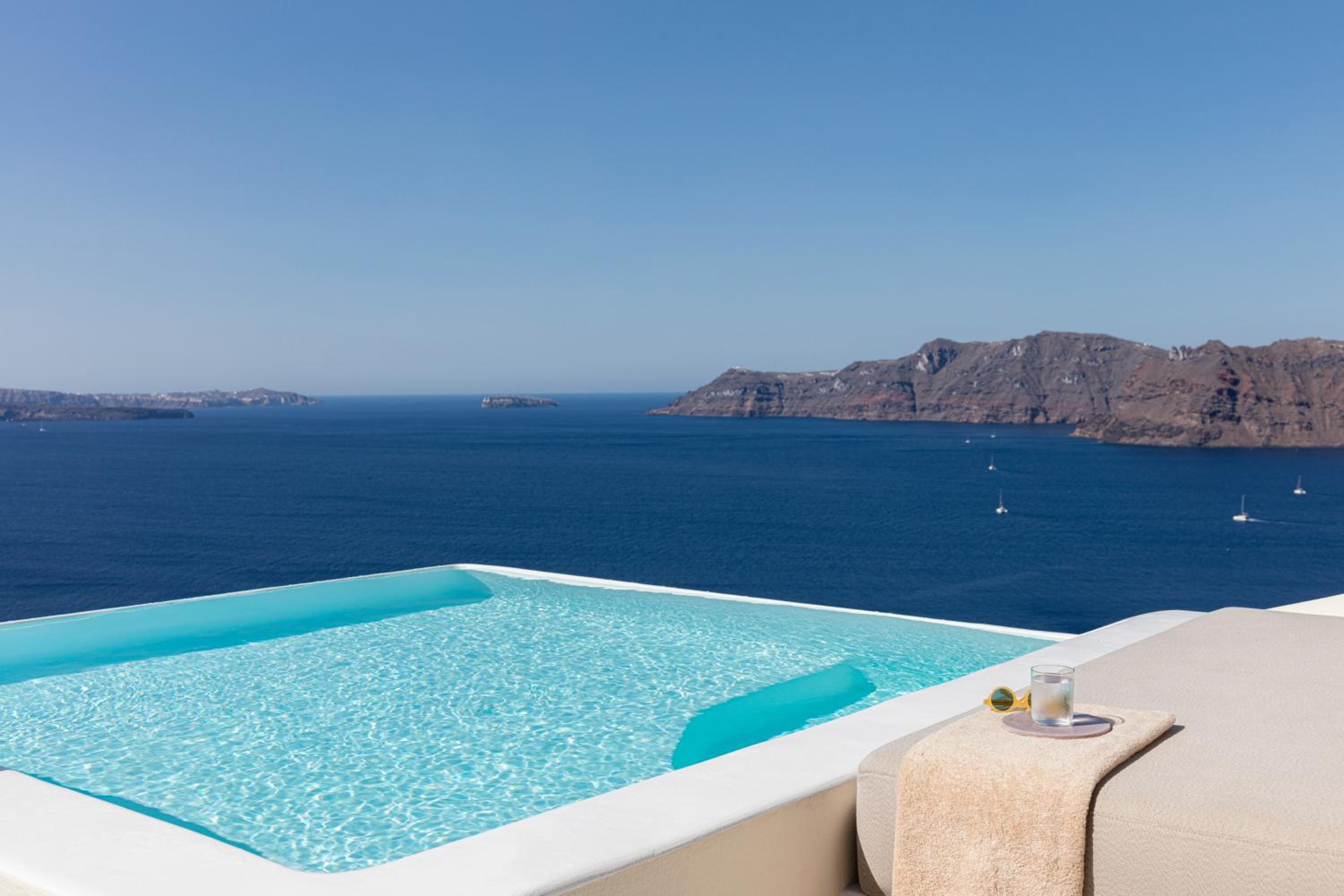 Infinity Pool Suite - Photo 7