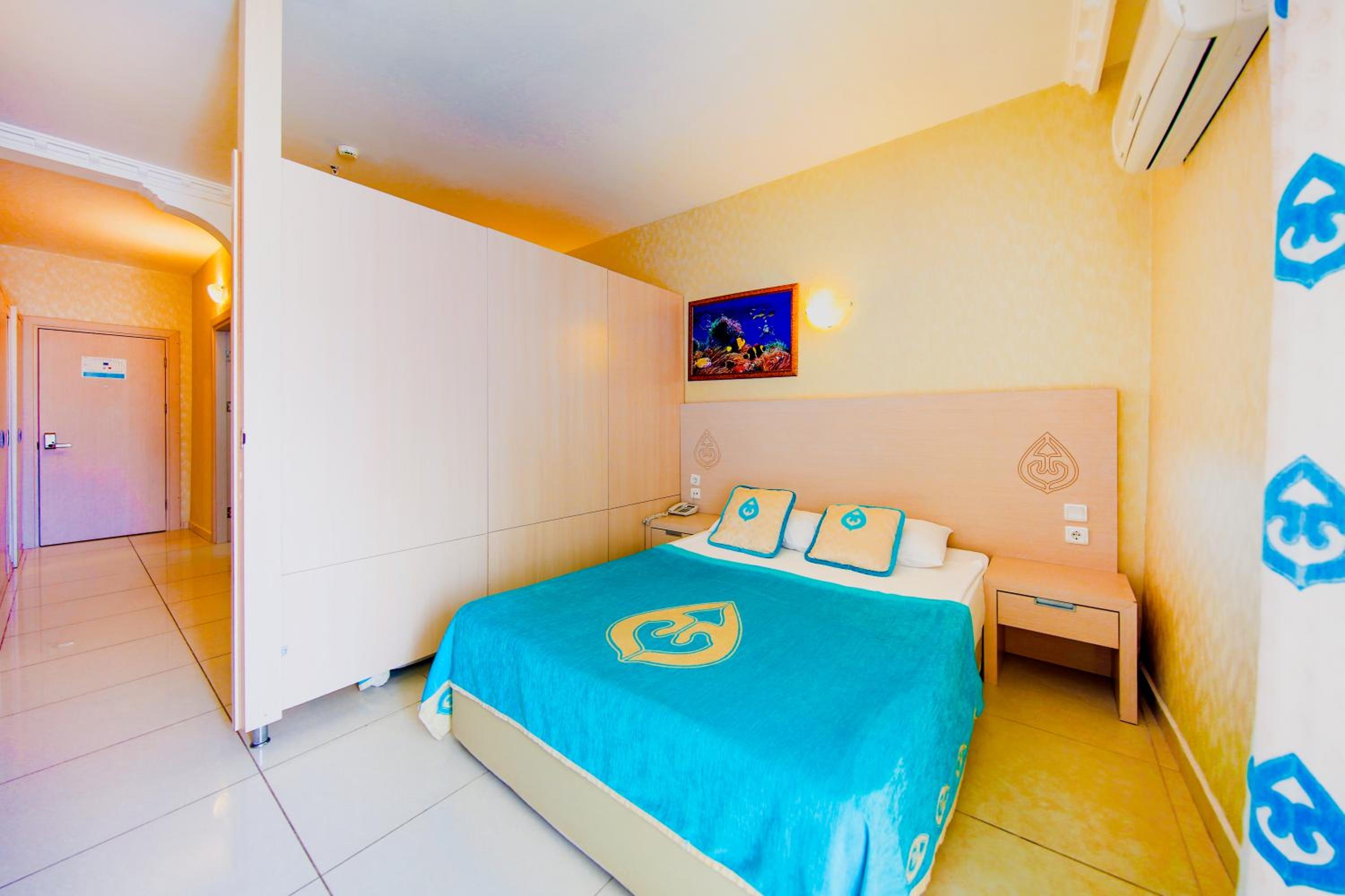 Superior Triple Room photo 2