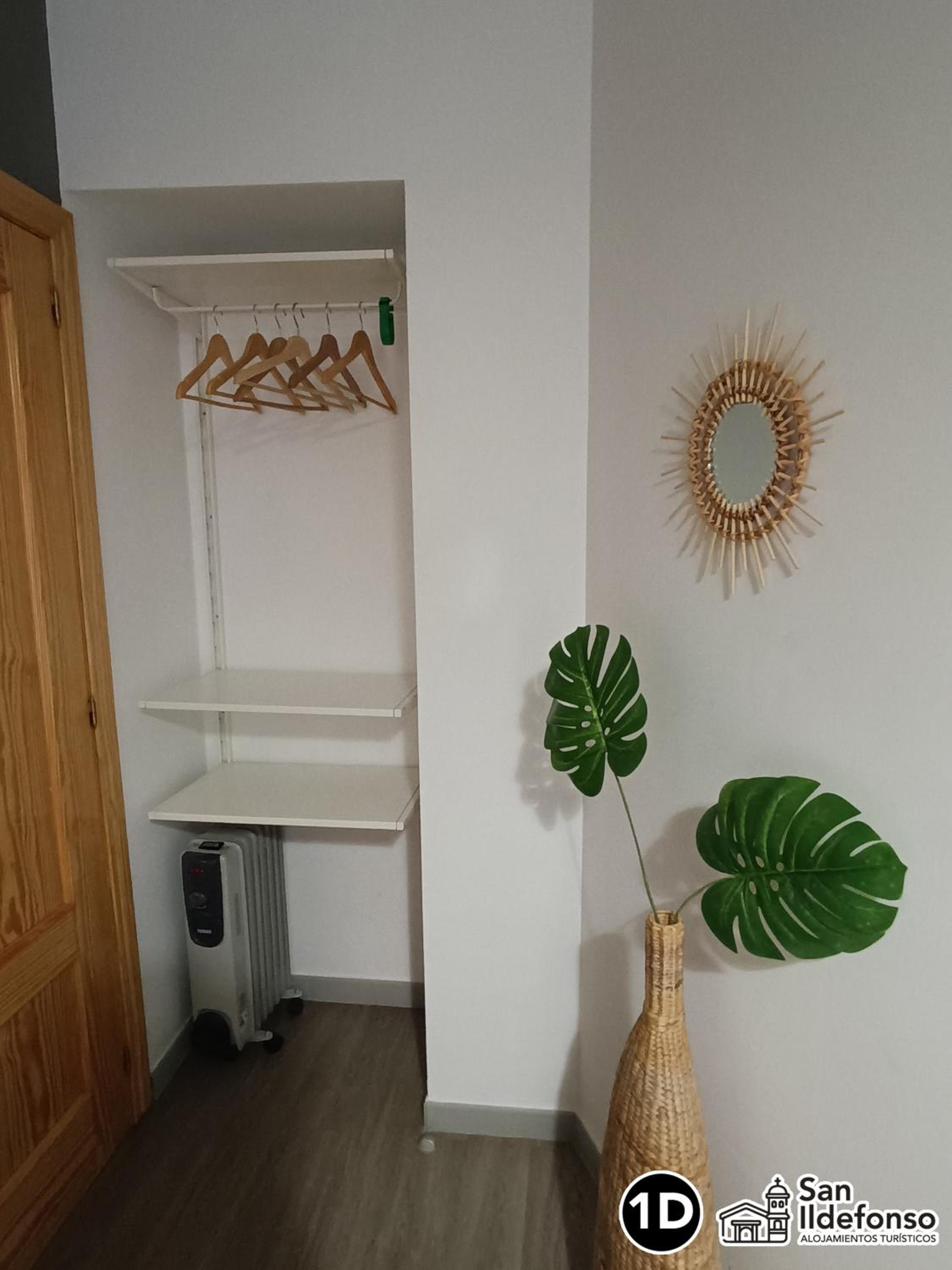 Apartment photo 2