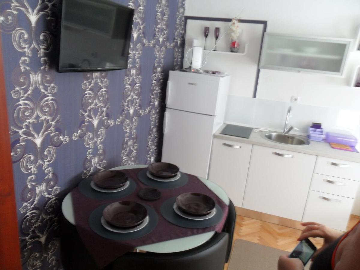 Two-Bedroom Apartment - Photo 9