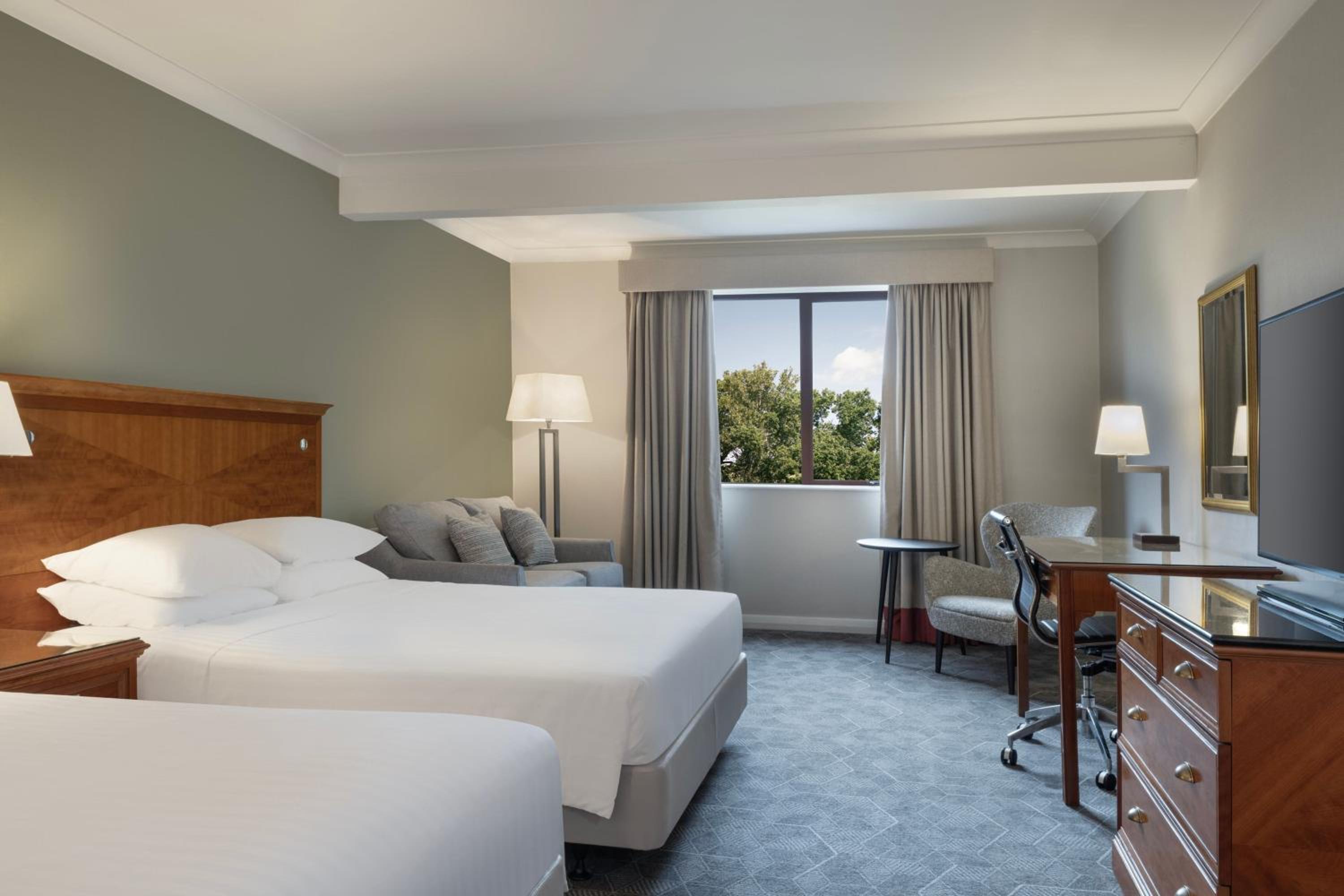 Family Room with Two Double Beds - Photo 1