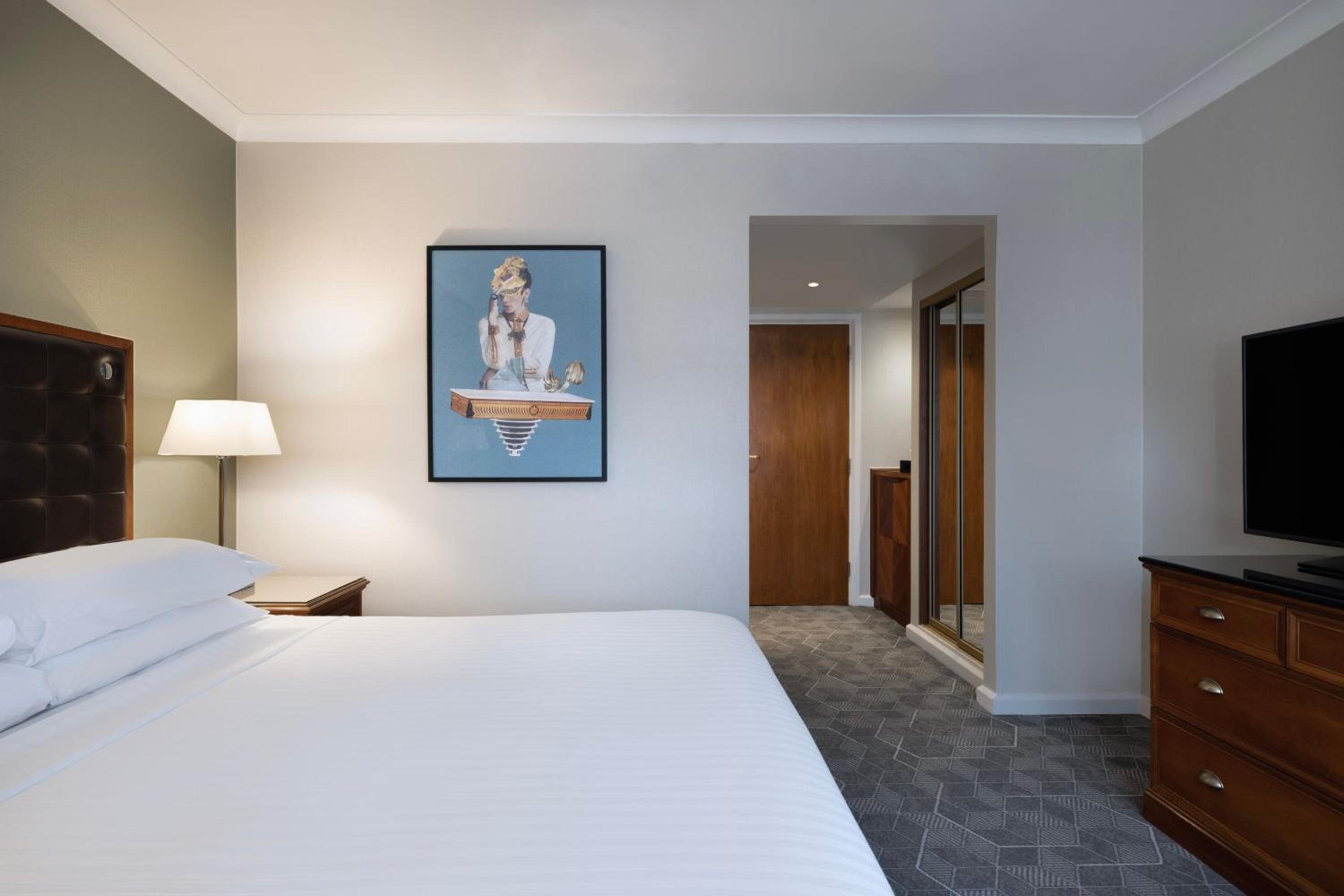 Deluxe King Room - Photo 3