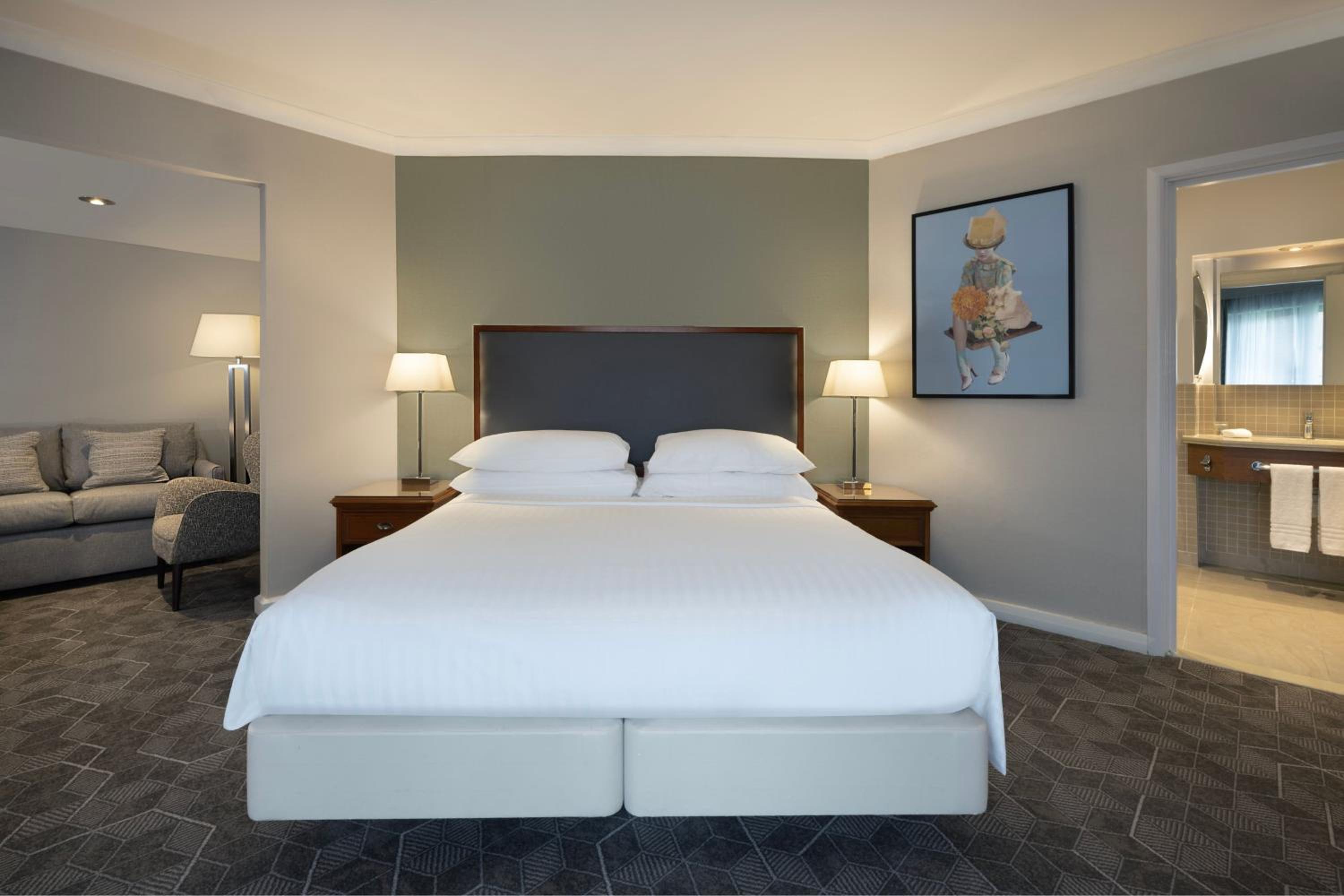 One-Bedroom Junior Suite - Photo 1