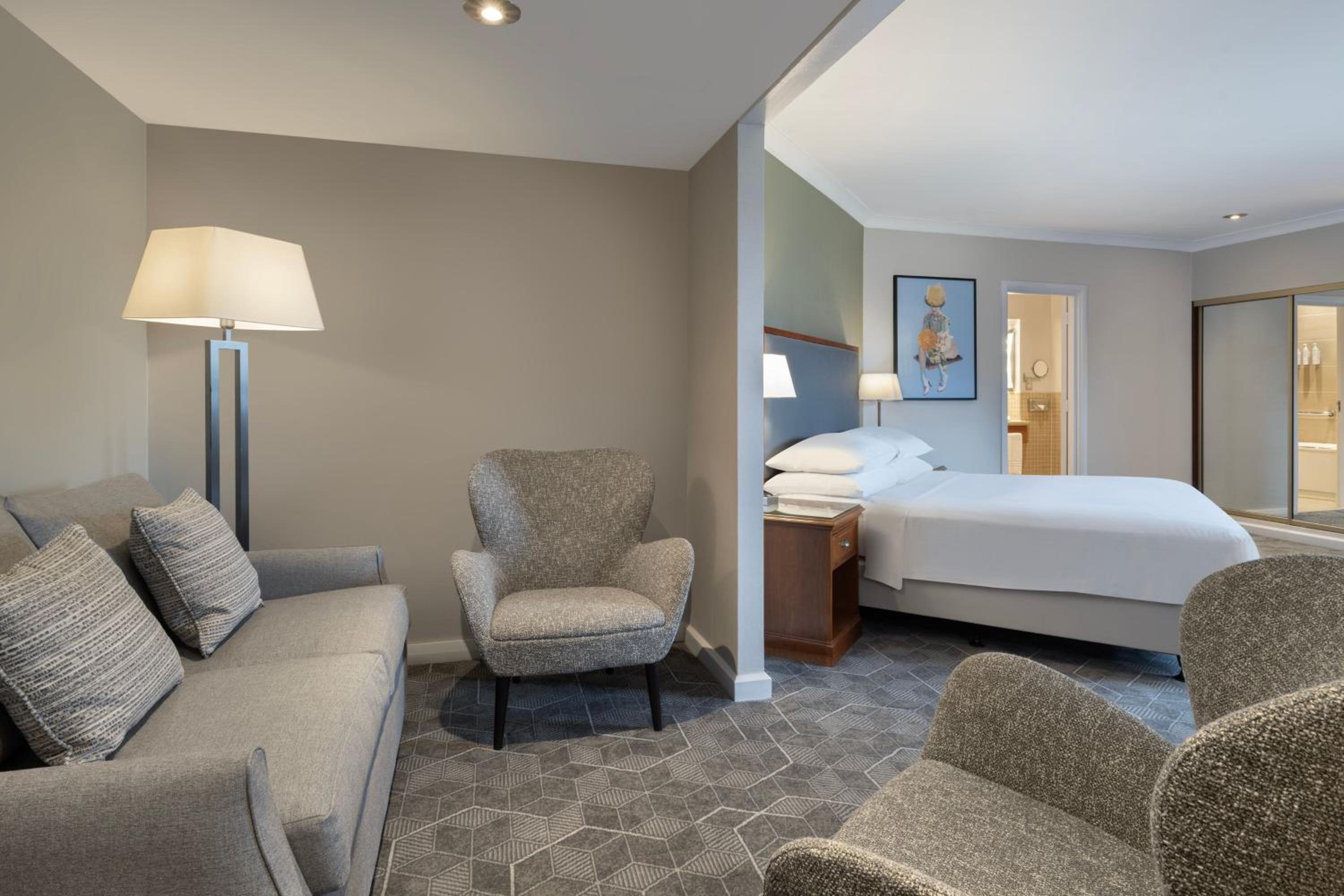 One-Bedroom Junior Suite - Photo 2
