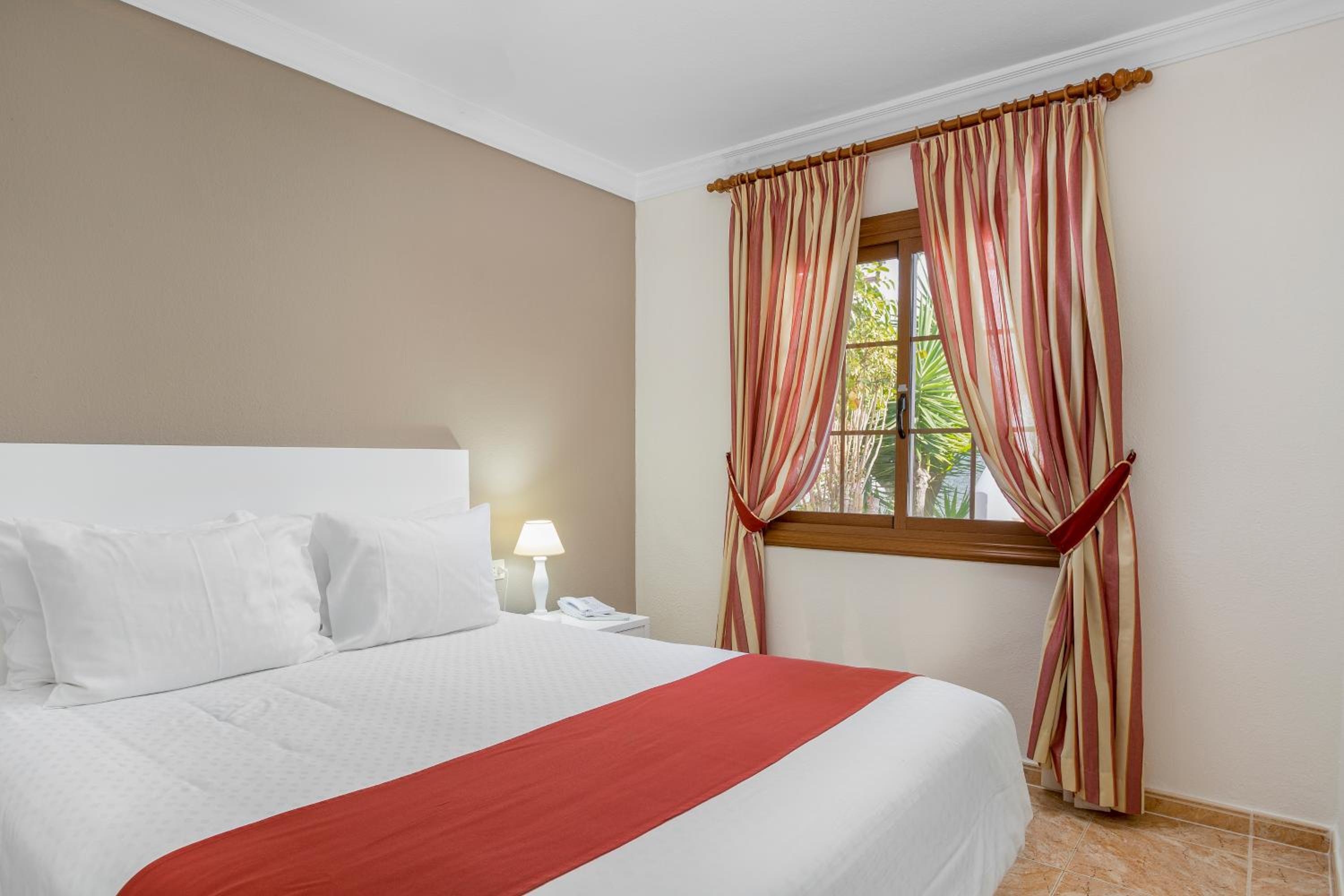 One-Bedroom Apartment thumbnail 6