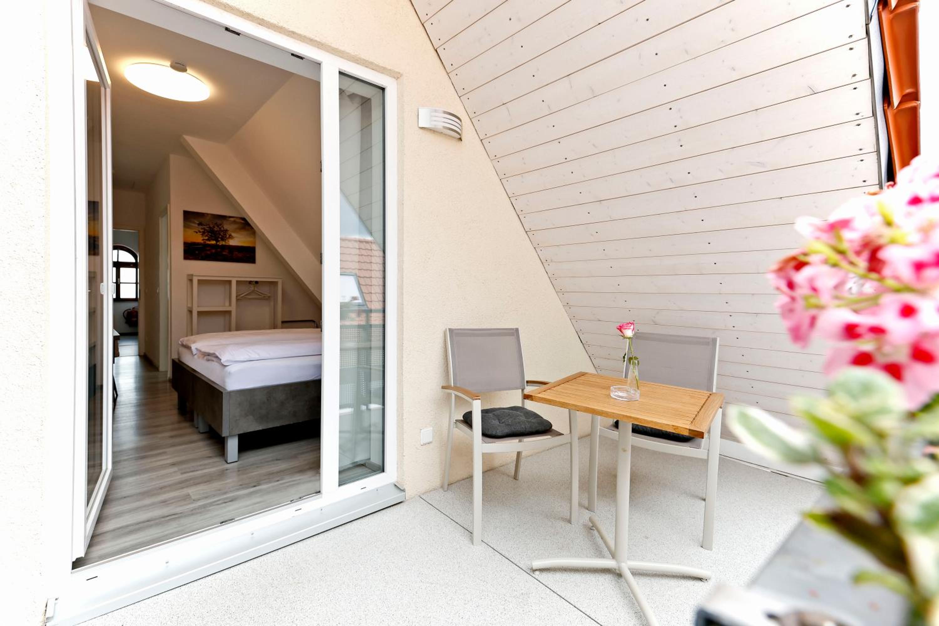 Deluxe Double Room with Balcony photo 3