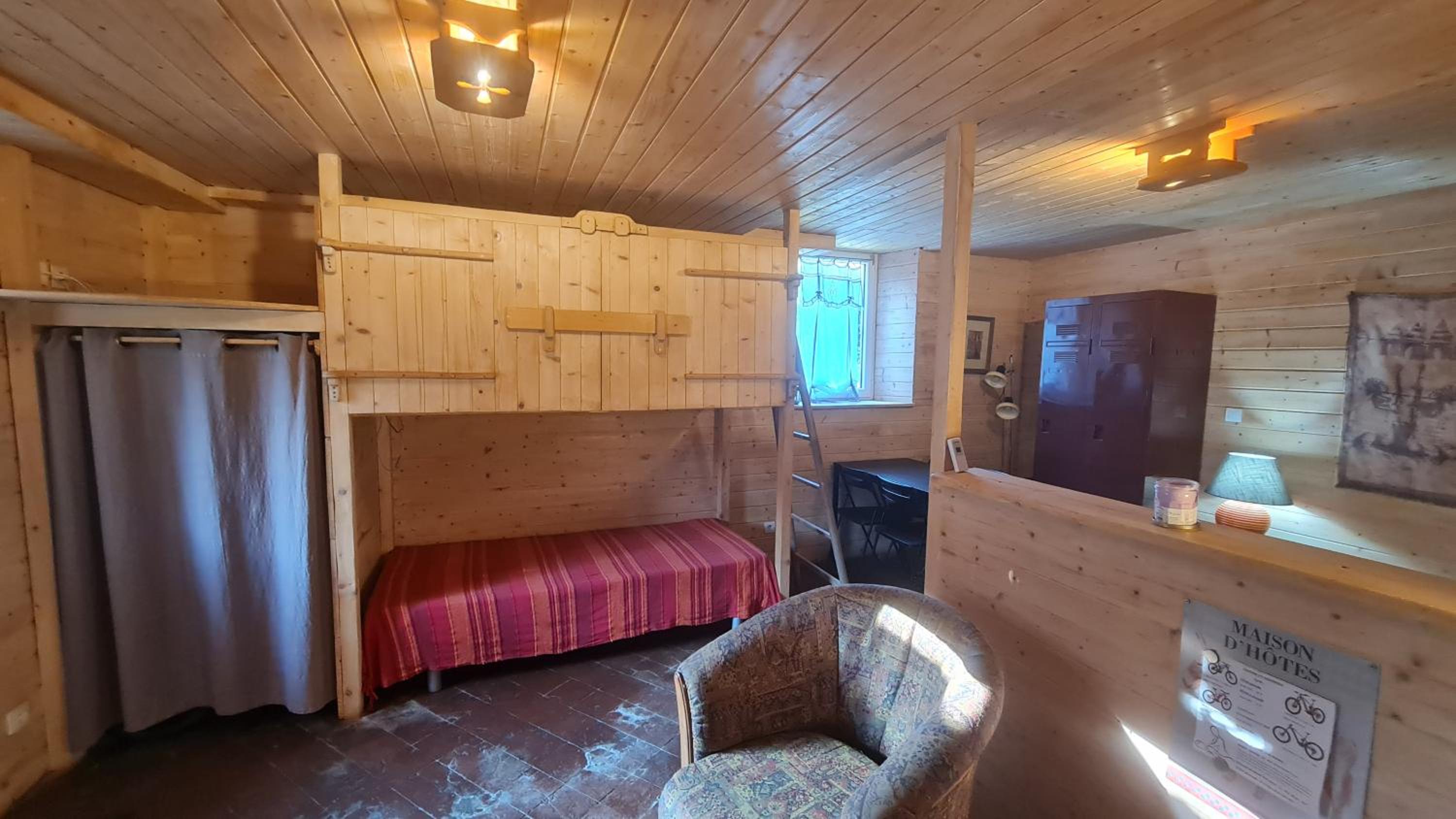 Family Room - Photo 5