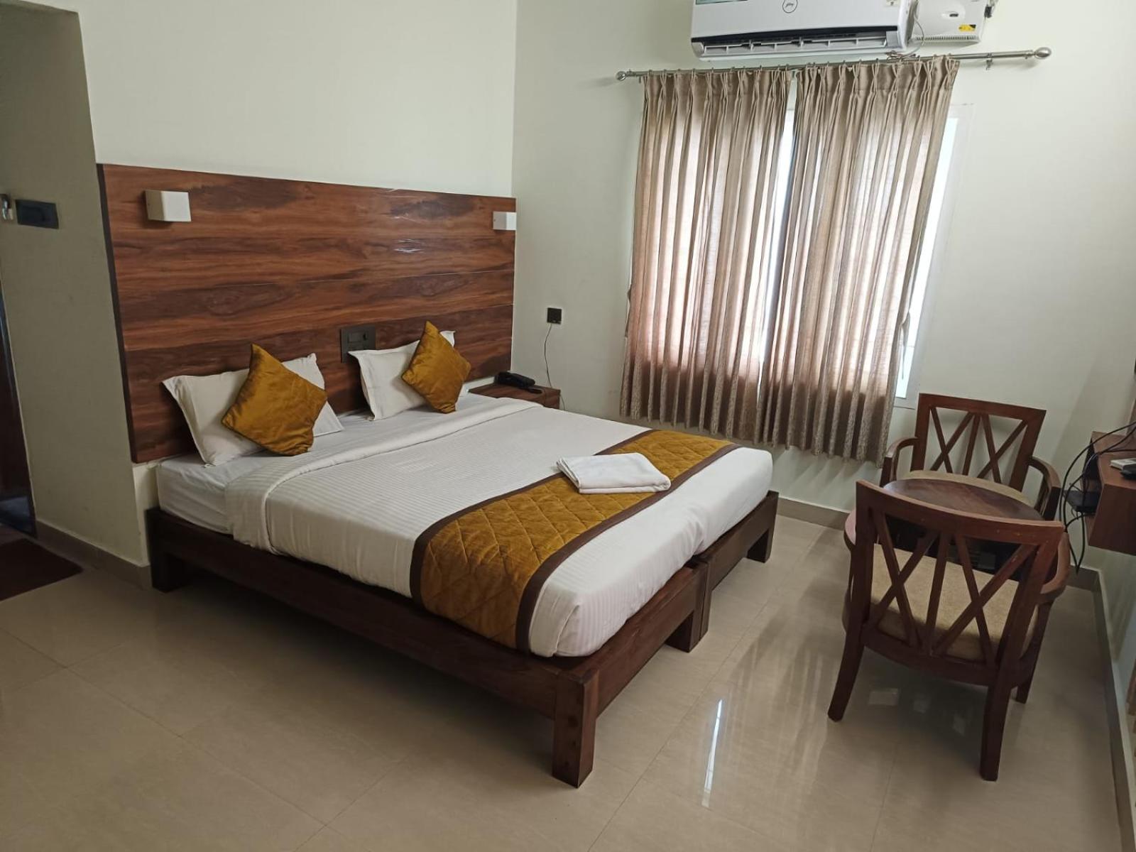 Double or Twin Room with Private Bathroom