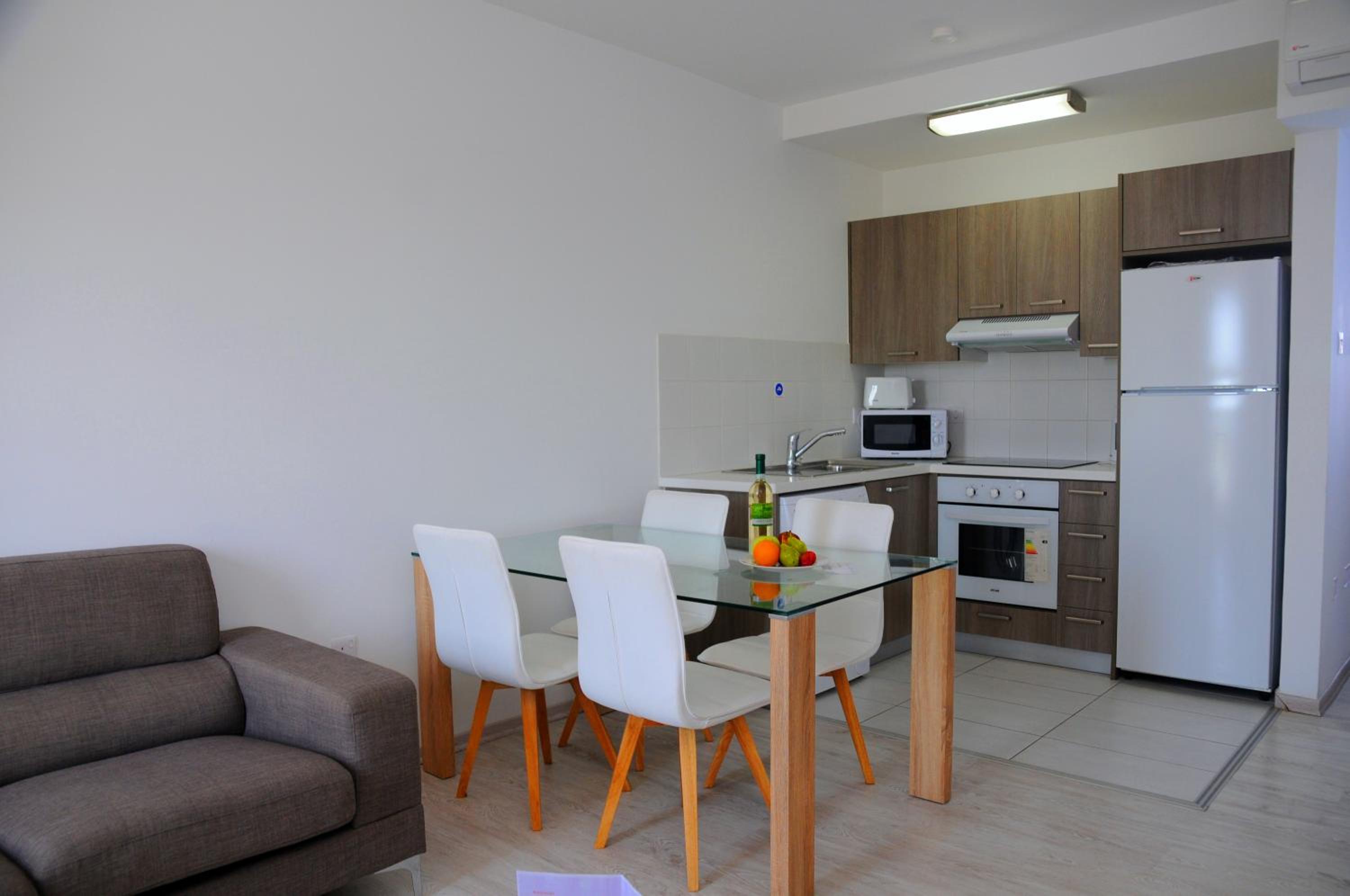 One-Bedroom Suite - Photo 3