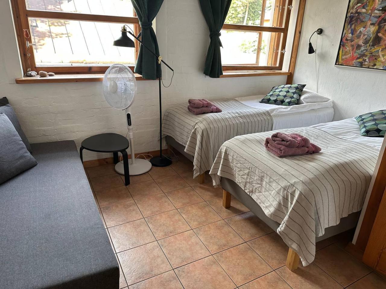 Standard Twin Room with Sofa Bed photo 3