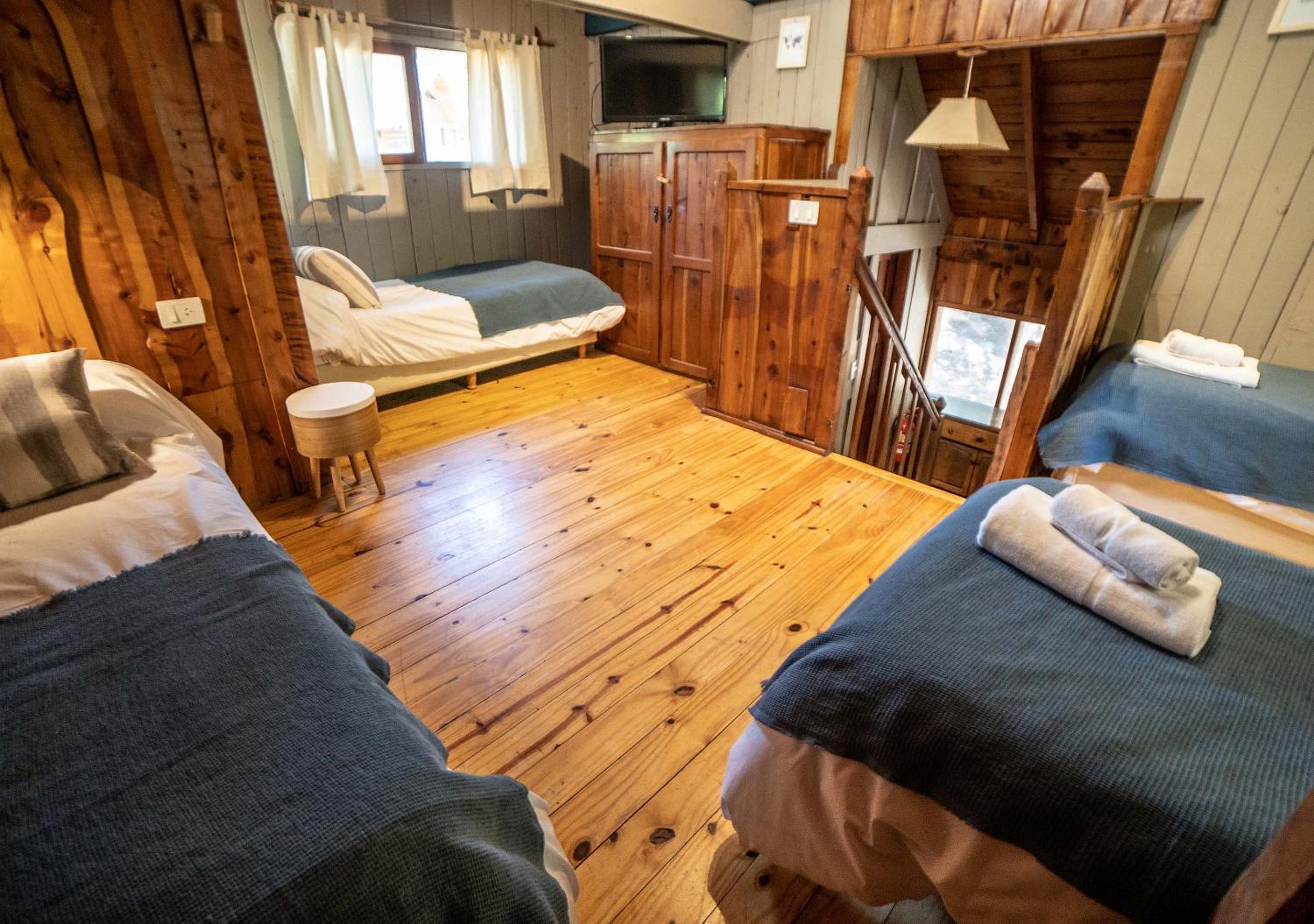 Bungalow (6 Adults)