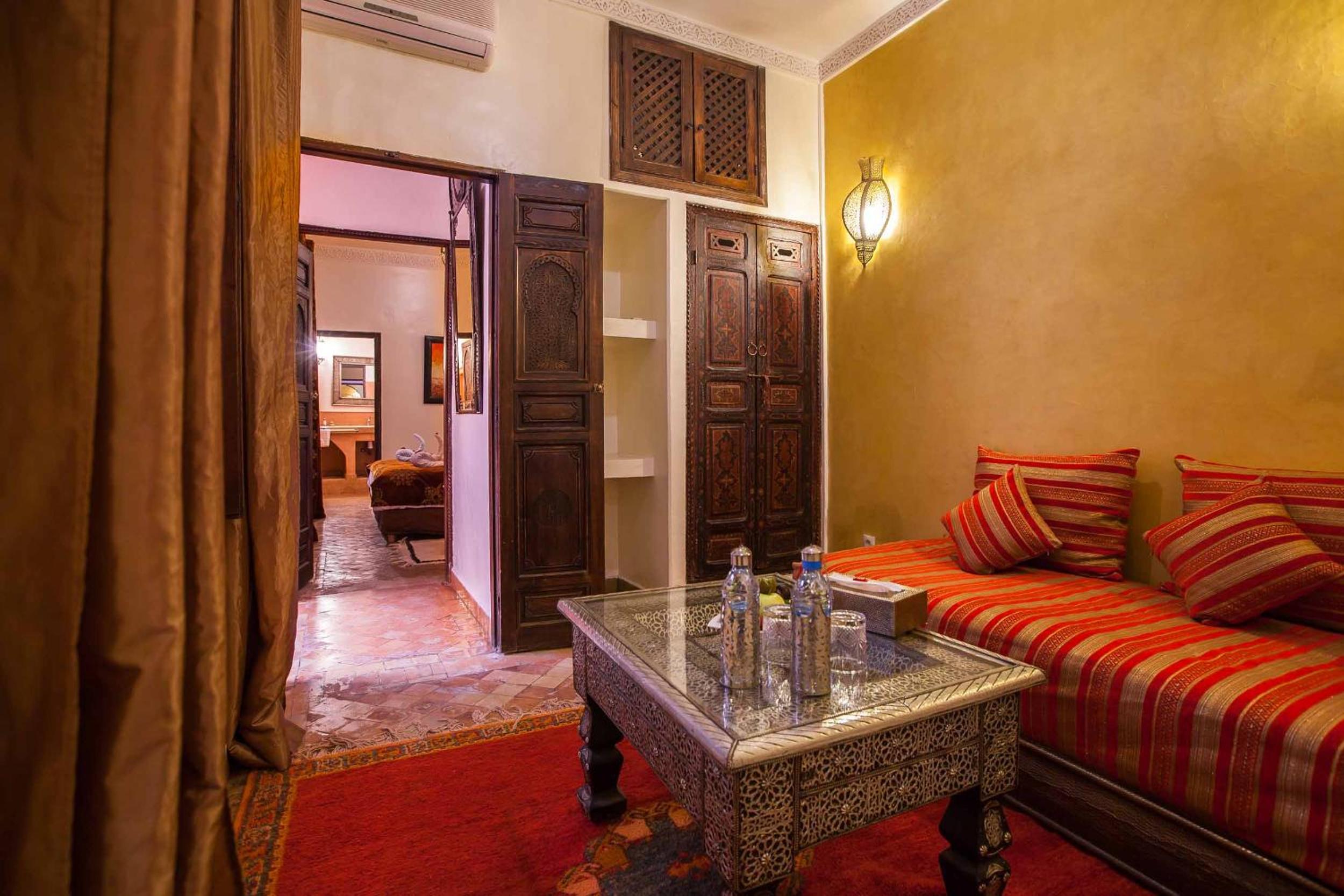 Suite - Photo 14