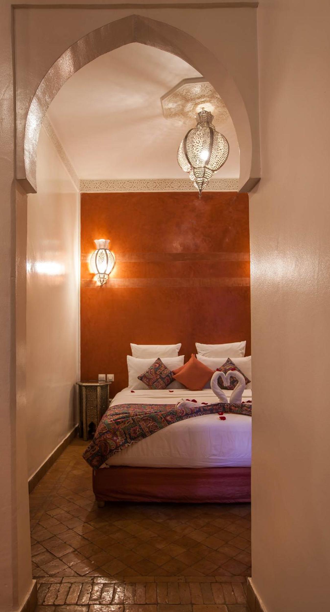Suite - Photo 13