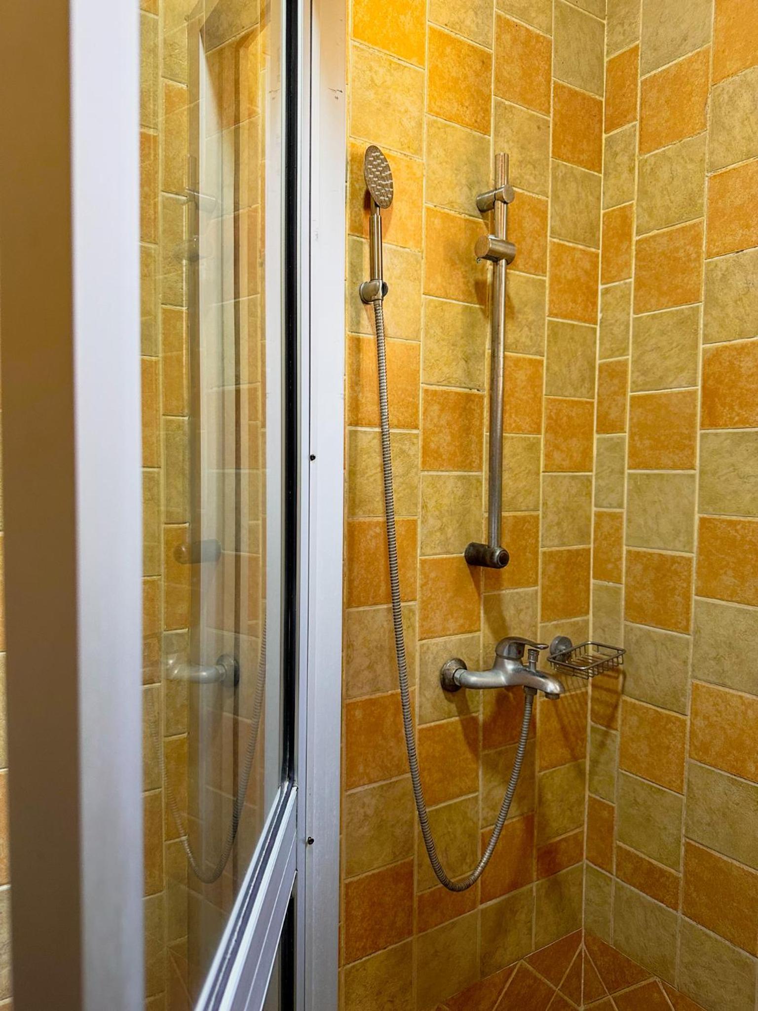 One-Bedroom Apartment thumbnail 5