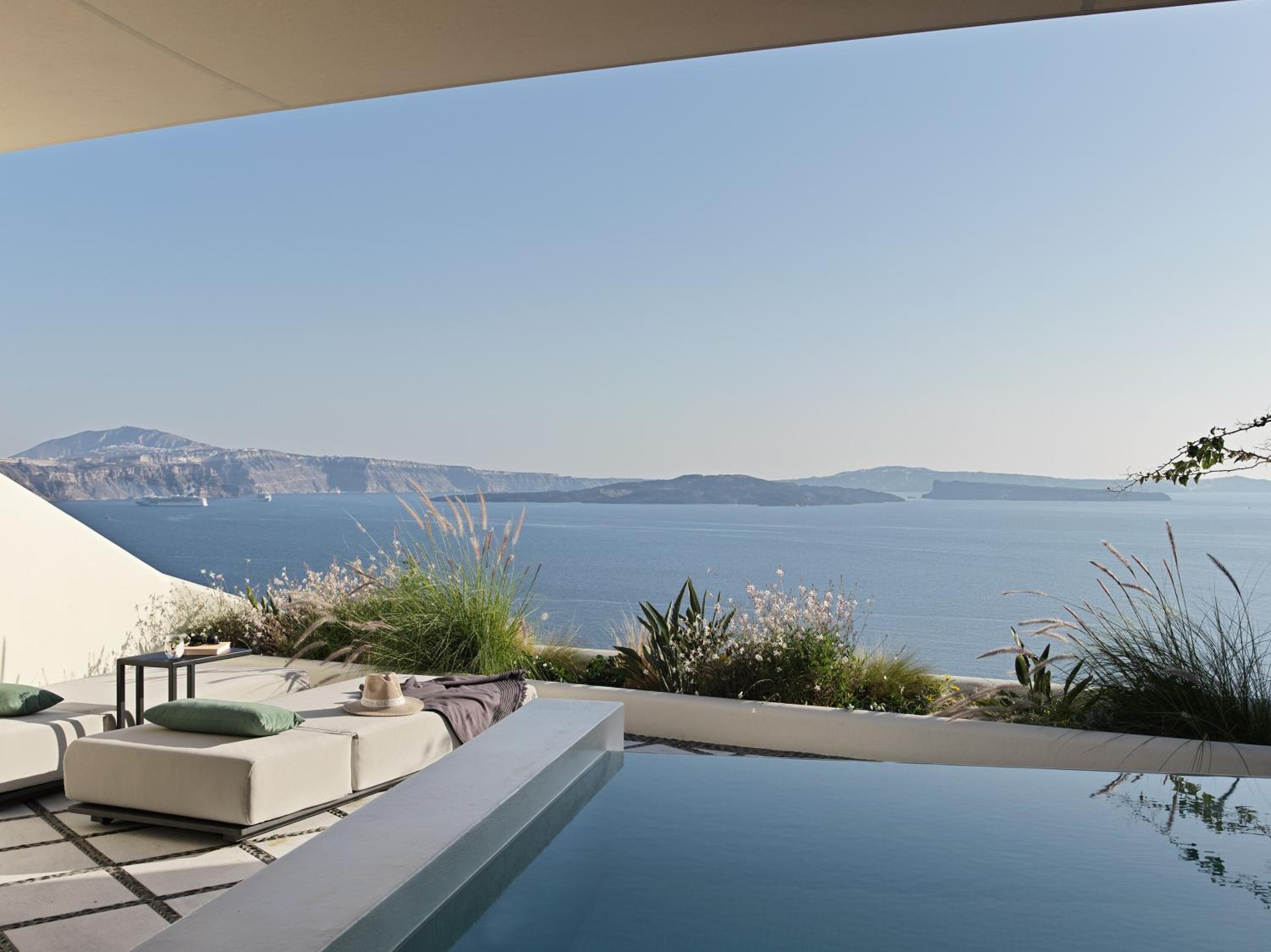 Pool Suite - Photo 8