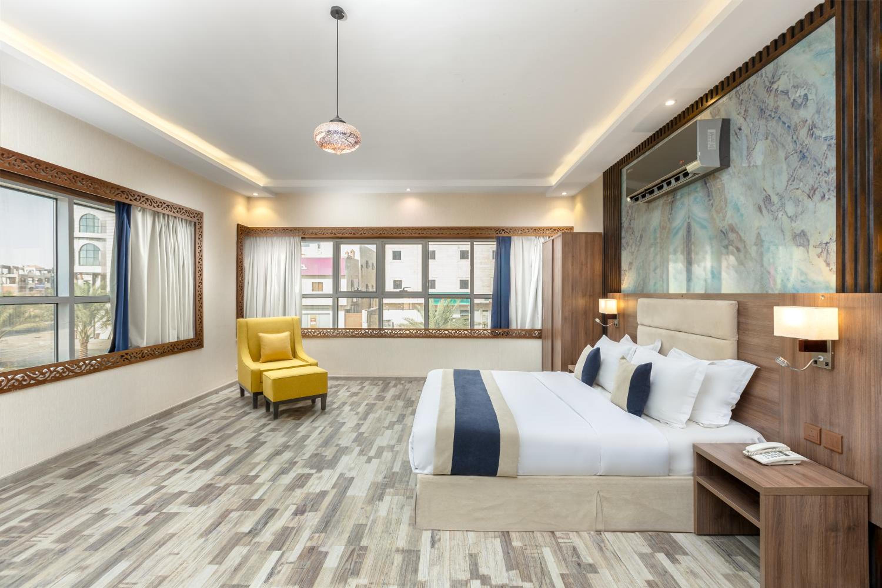Deluxe Junior Suite photo 1