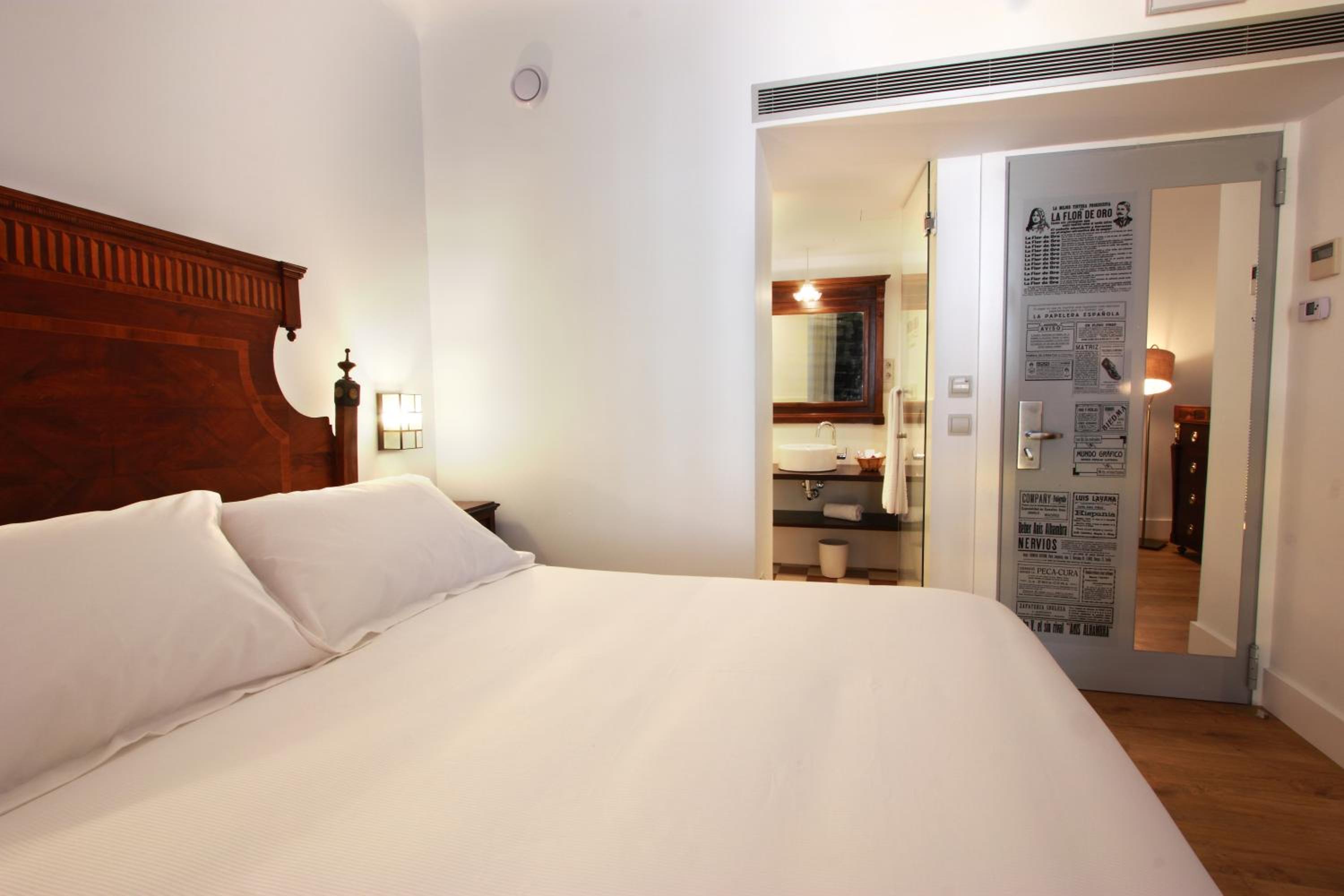 Standard Double Room photo 2