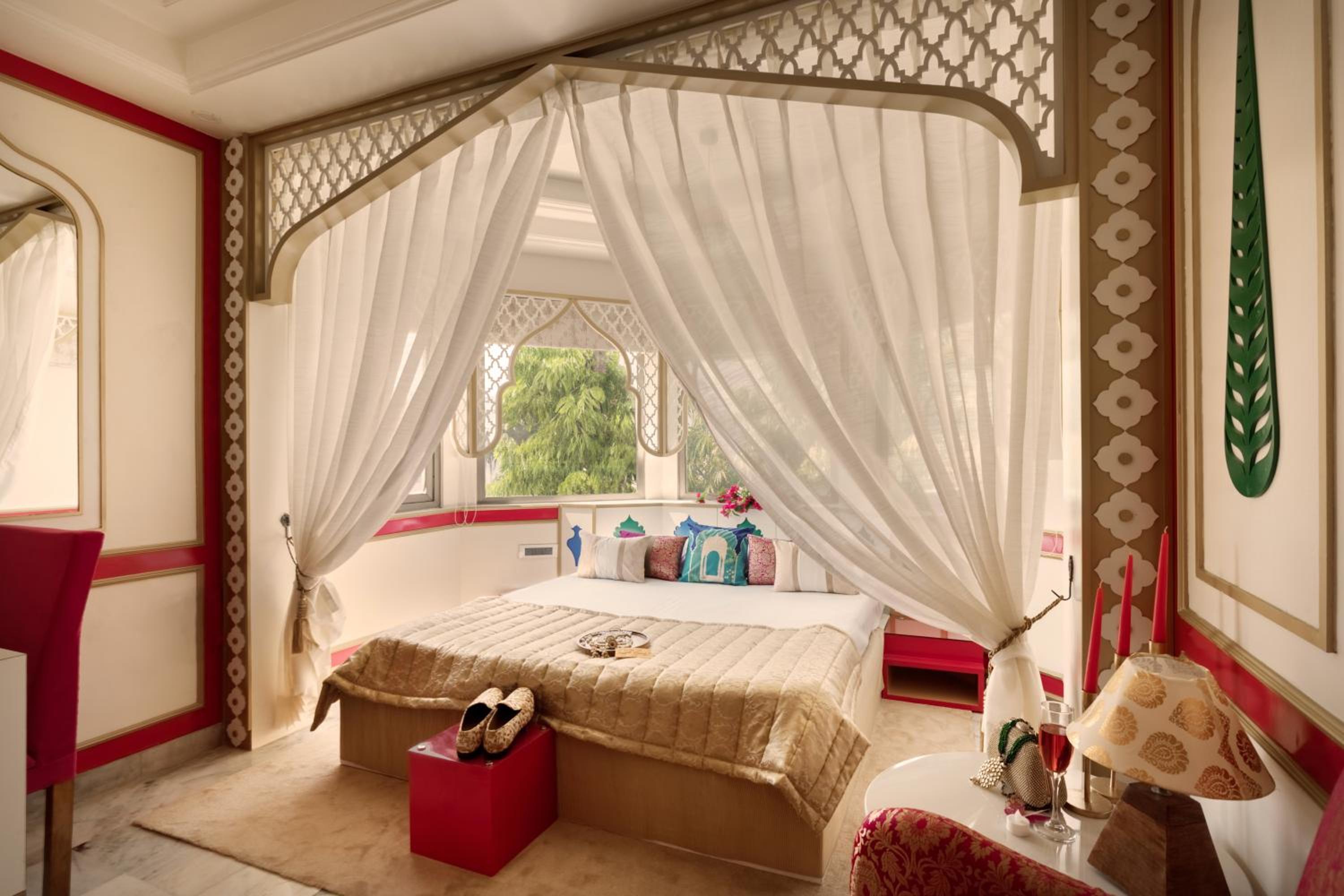Mughal Heritage Room with 180 degree city view & Designer bed: Enjoy 10% off on - F&B, Spa, car Hire, Complimentary Welcome Drink & Hi-Tea, Candlelight Dinner & Room Decoration Available  - Photo 1