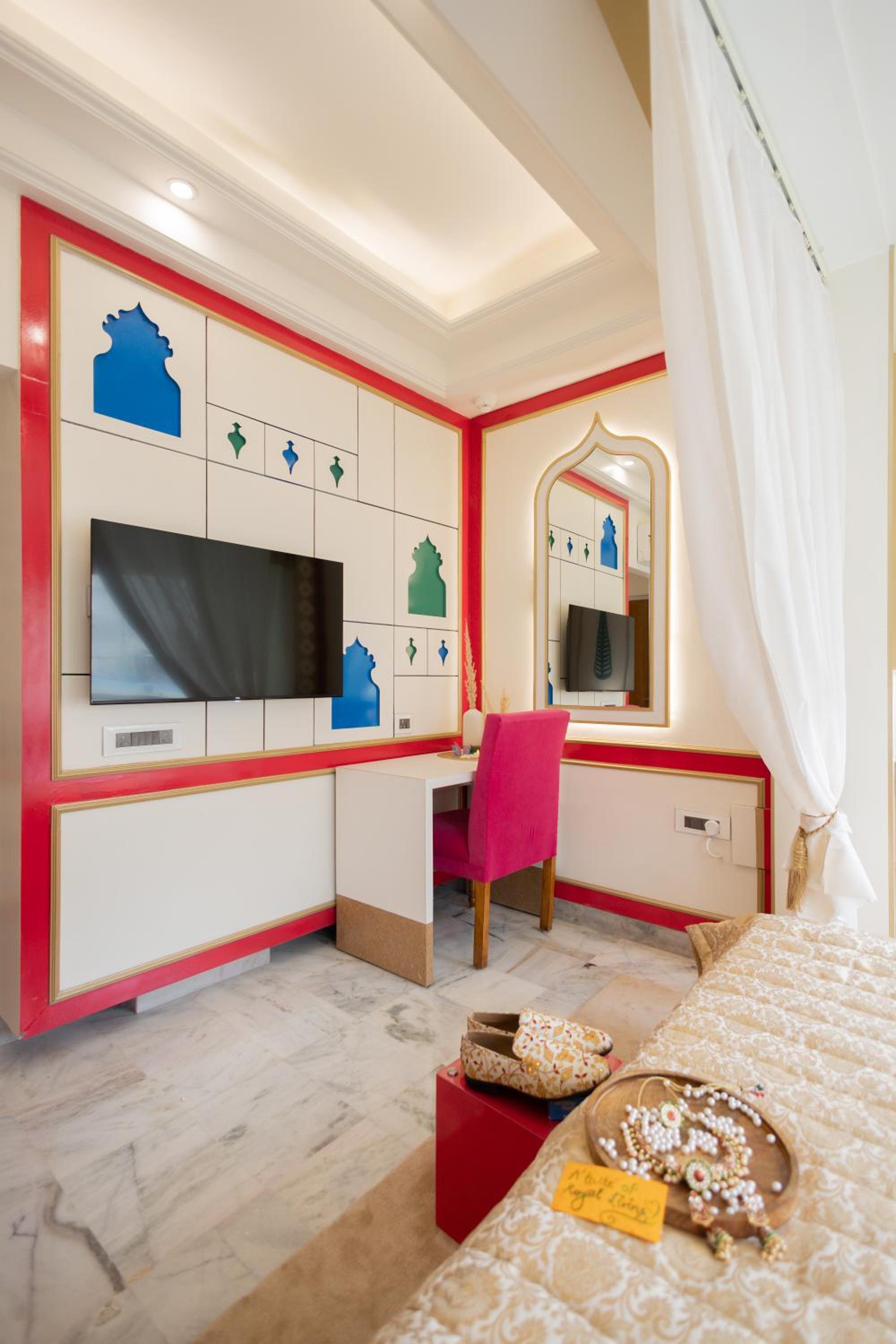 Mughal Heritage Room with 180 degree city view & Designer bed: Enjoy 10% off on - F&B, Spa, car Hire, Complimentary Welcome Drink & Hi-Tea, Candlelight Dinner & Room Decoration Available  - Photo 17