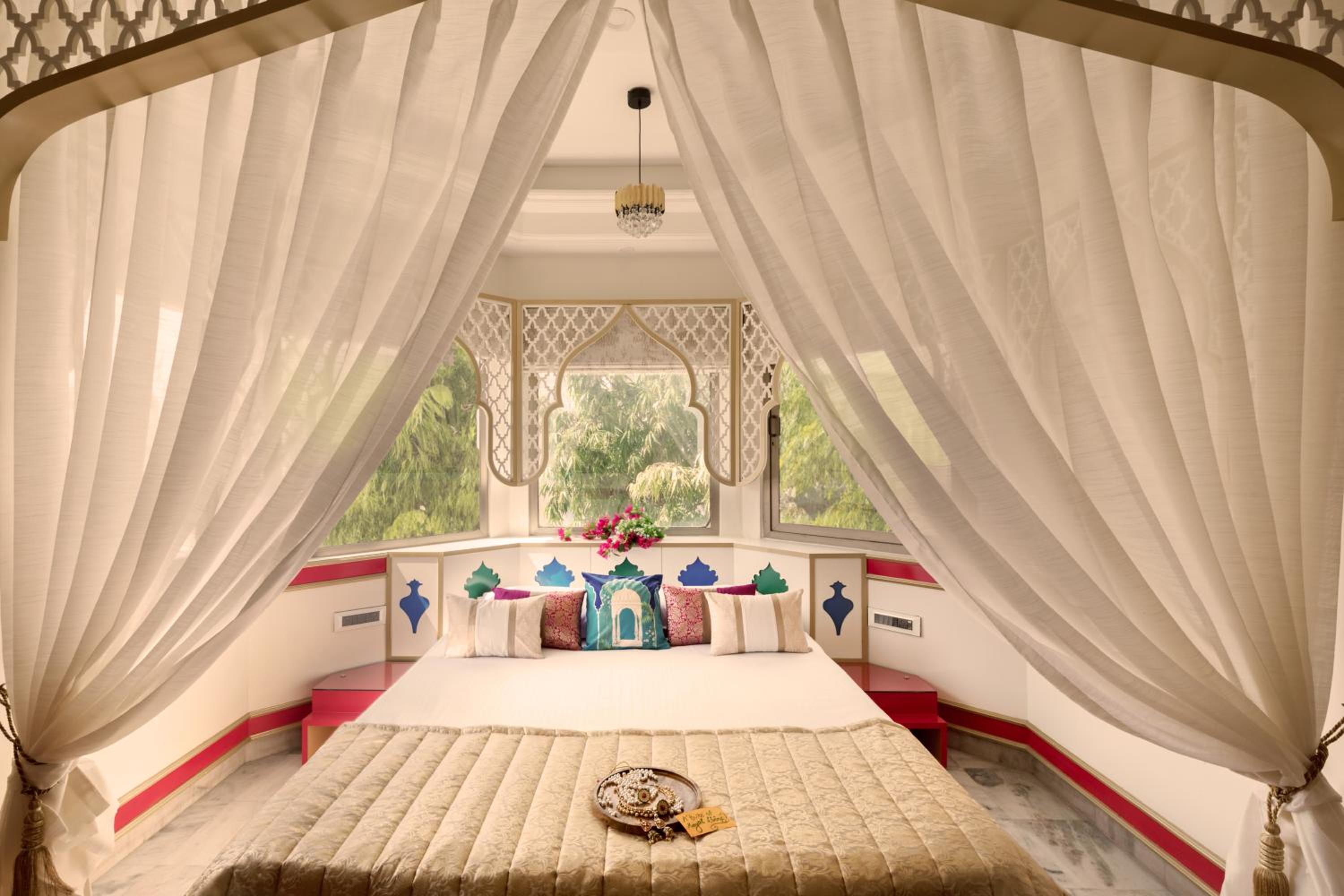 Mughal Heritage Room with 180 degree city view & Designer bed: Enjoy 10% off on - F&B, Spa, car Hire, Complimentary Welcome Drink & Hi-Tea, Candlelight Dinner & Room Decoration Available  - Photo 15