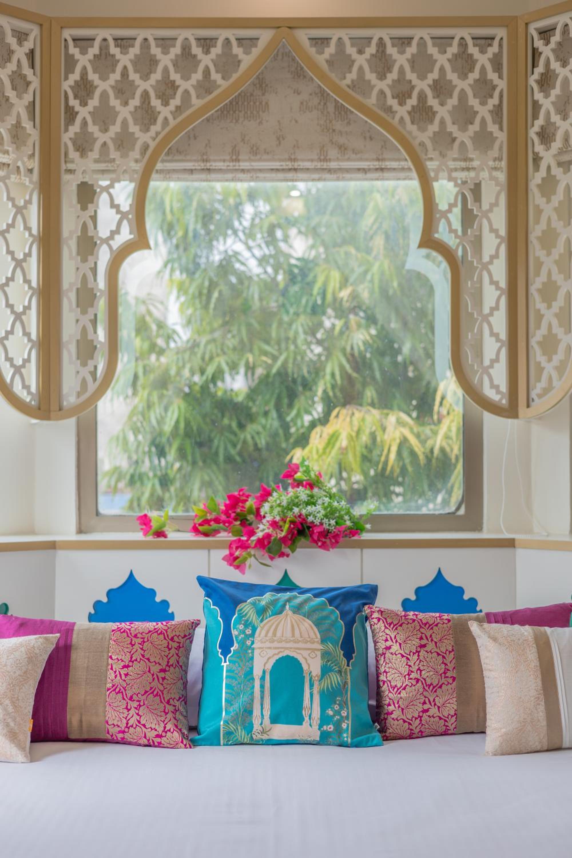 Mughal Heritage Room with 180 degree city view & Designer bed: Enjoy 10% off on - F&B, Spa, car Hire, Complimentary Welcome Drink & Hi-Tea, Candlelight Dinner & Room Decoration Available  - Photo 11