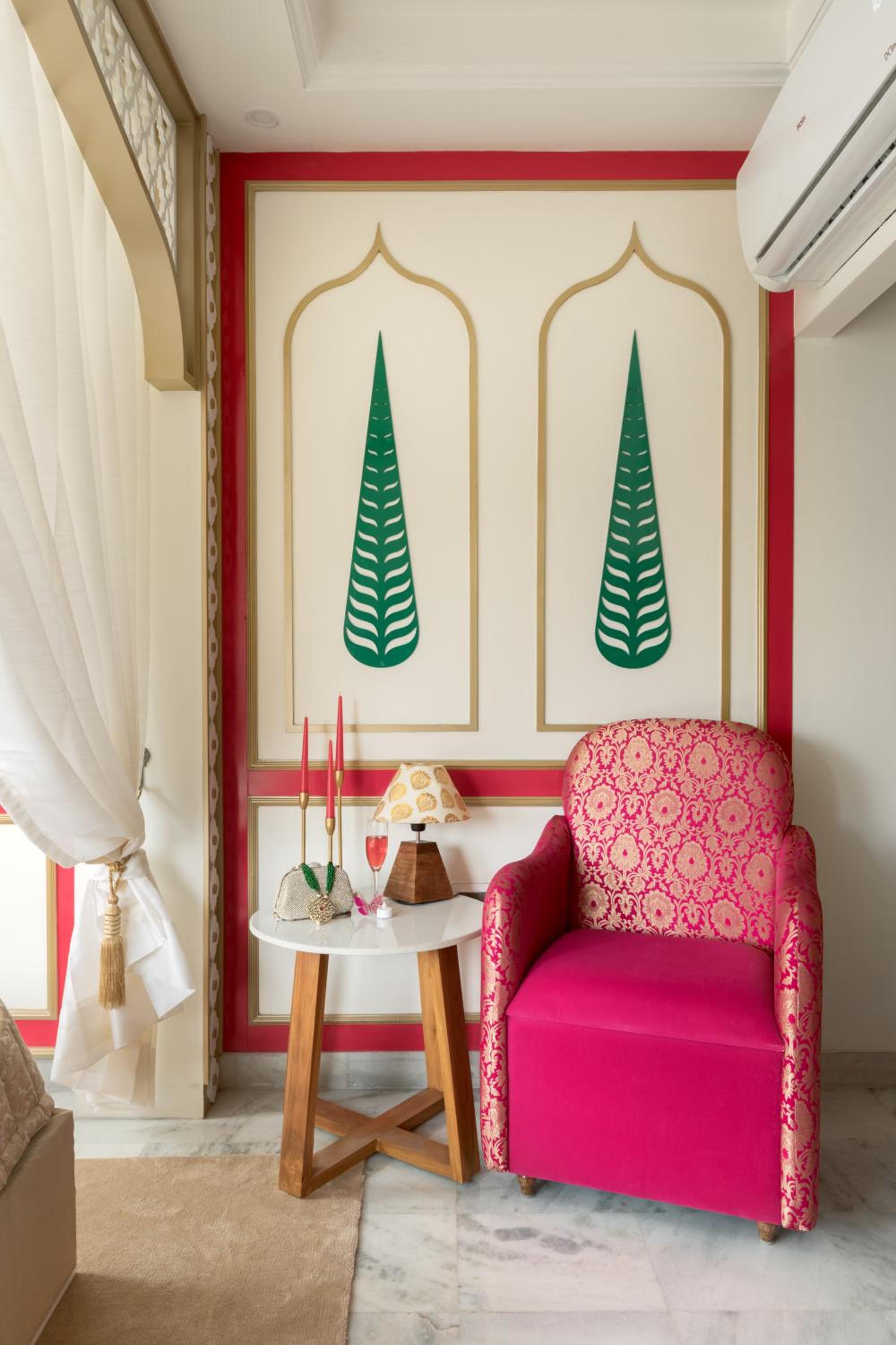 Mughal Heritage Room with 180 degree city view & Designer bed: Enjoy 10% off on - F&B, Spa, car Hire, Complimentary Welcome Drink & Hi-Tea, Candlelight Dinner & Room Decoration Available  - Photo 3