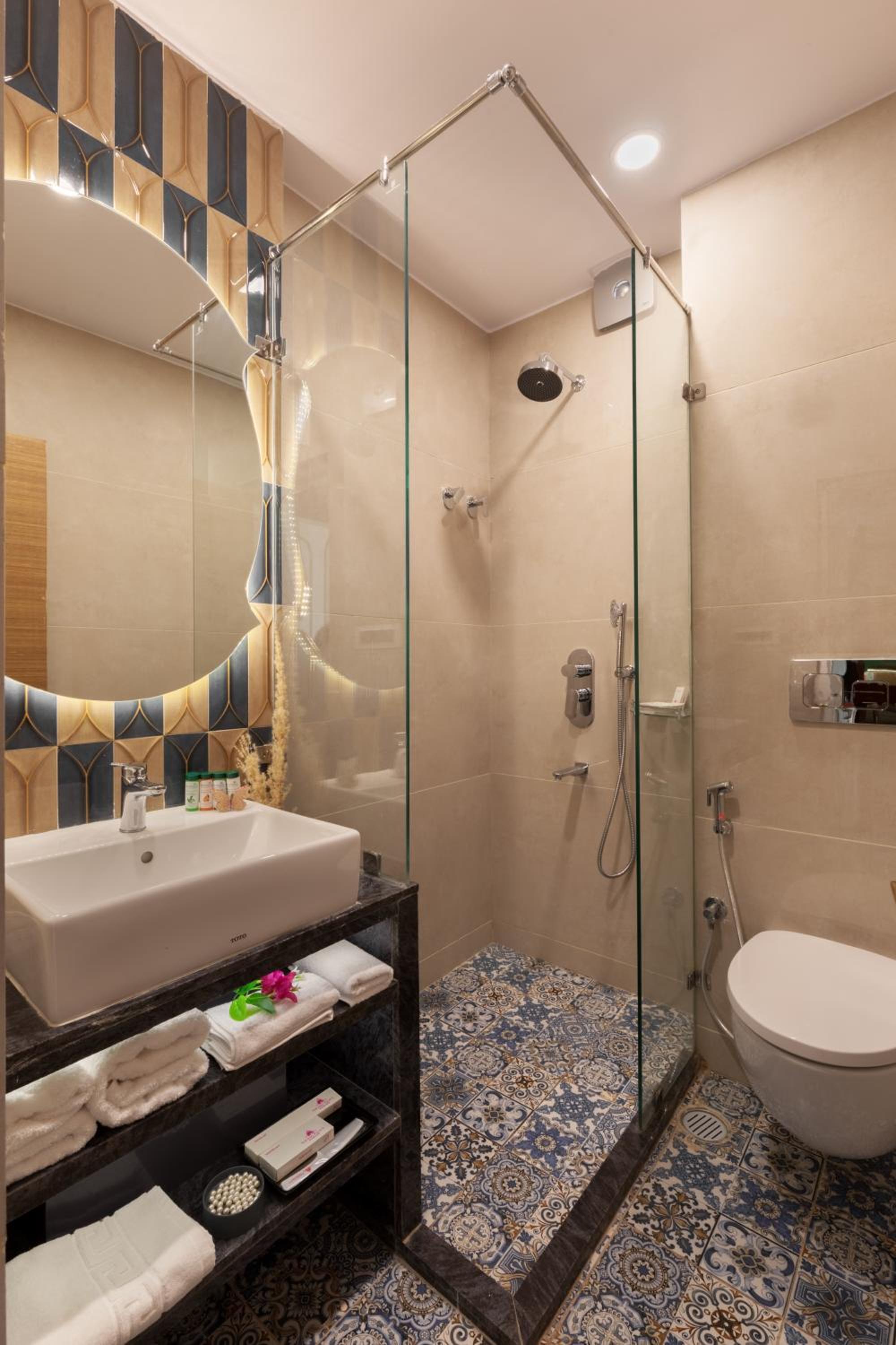 Mughal Heritage Room with 180 degree city view & Designer bed: Enjoy 10% off on - F&B, Spa, car Hire, Complimentary Welcome Drink & Hi-Tea, Candlelight Dinner & Room Decoration Available  - Photo 13