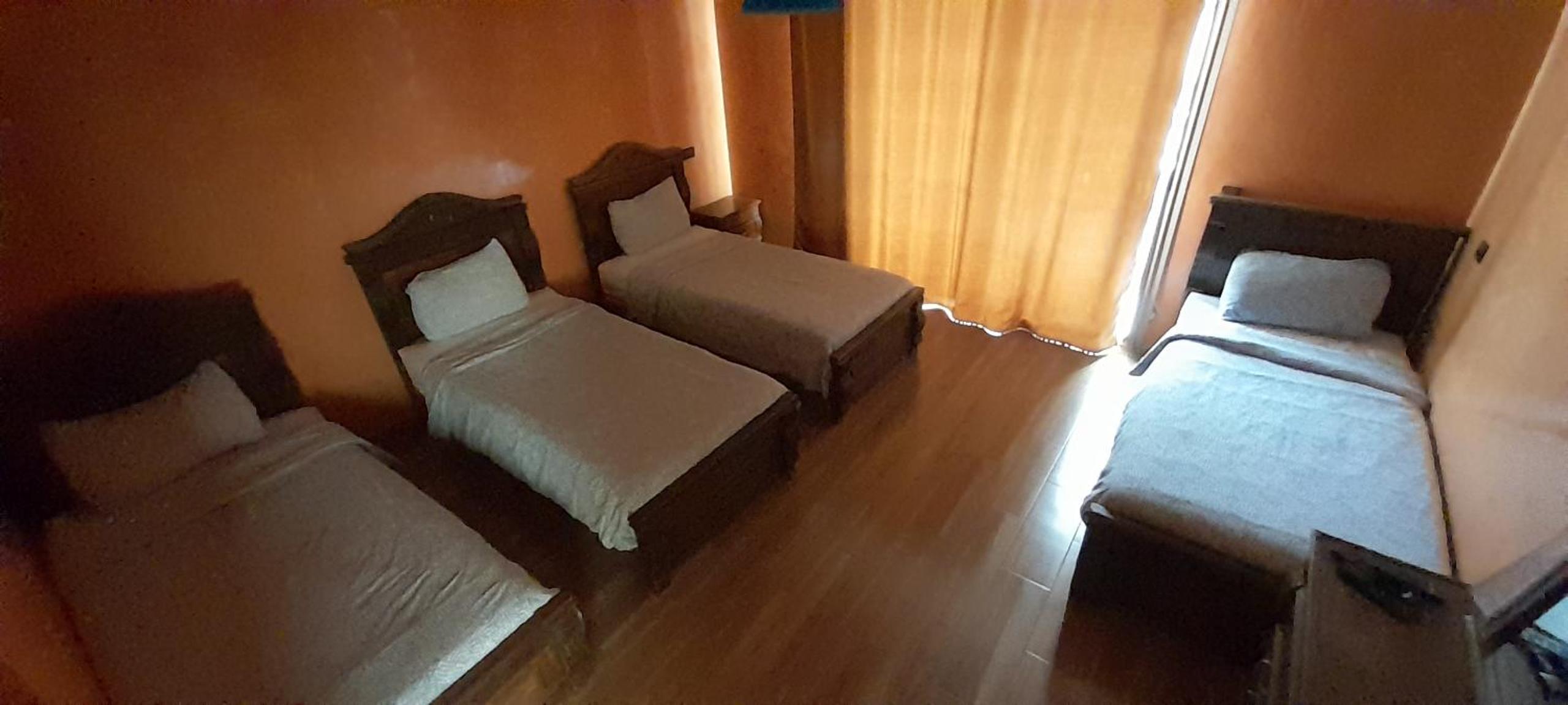 Quadruple Room with Balcony - Photo 4
