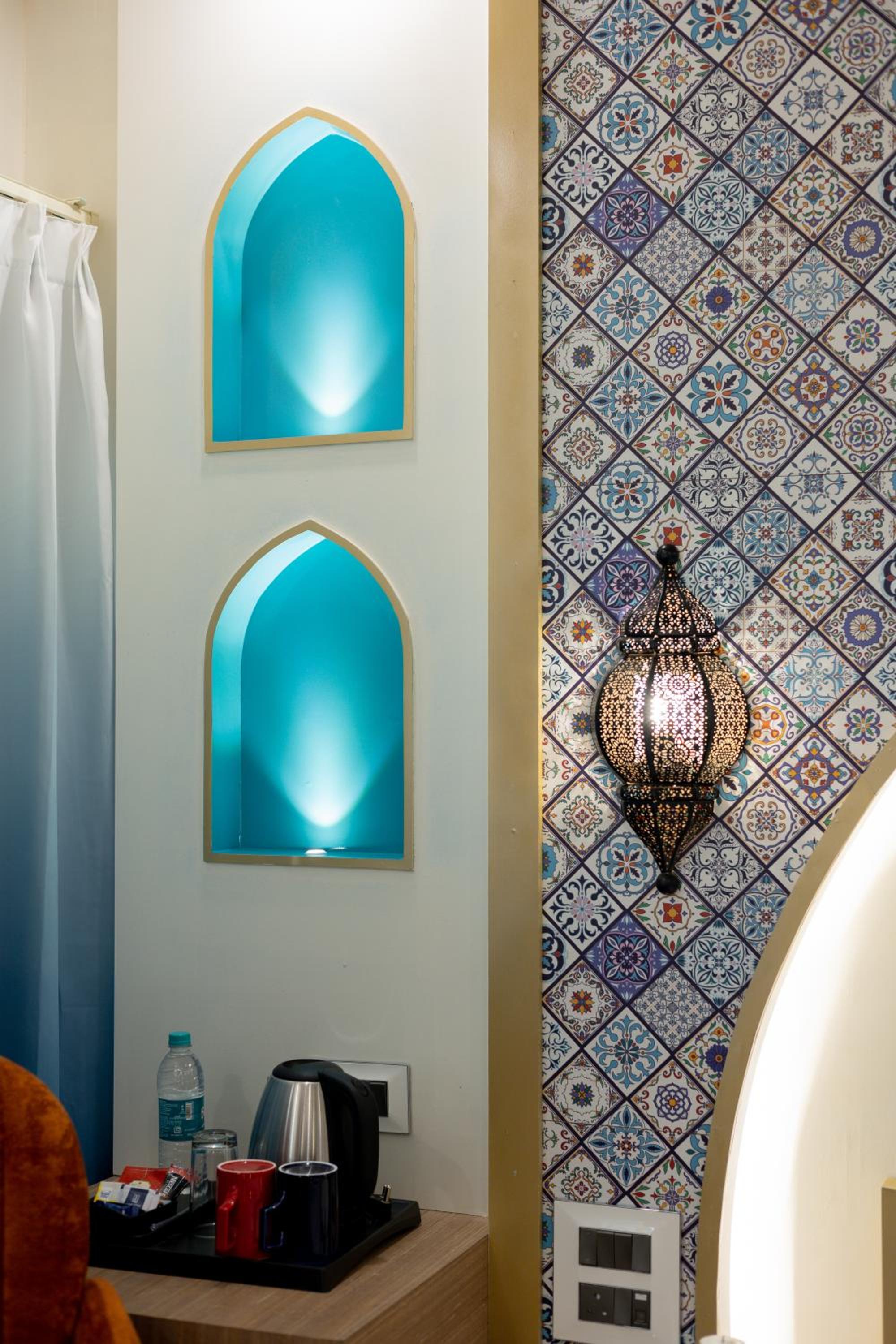 Luxurious Moroccan Theme room with panoramic city view and Designer Bed: Enjoy 10% off on - F&B, Spa, car Hire, Complimentary Welcome Drink & Hi-Tea, Candlelight Dinner & Room Decoration Available  - Photo 3