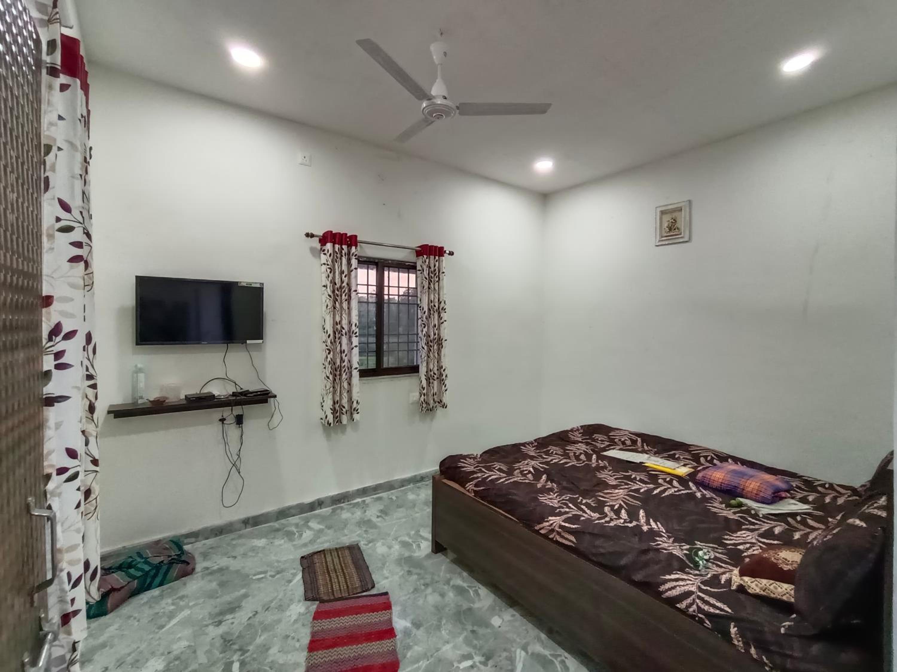 Two-Bedroom House photo 3