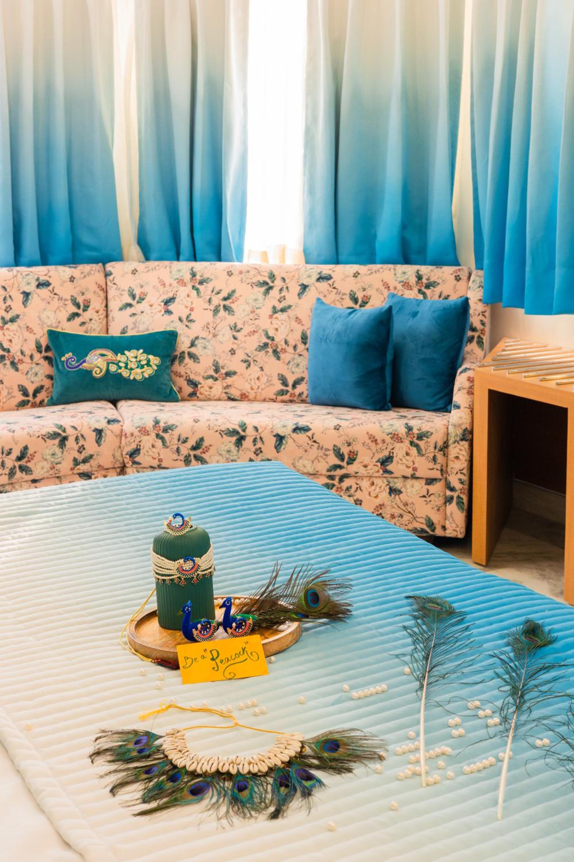 Peacock Theme Designer Room with 240 degree City view and Beautiful Peacock Bed: Enjoy 10% off on - F&B, Spa, car Hire, Complimentary Welcome Drink & Hi-Tea, Candlelight Dinner & Room Decoration Available  - Photo 10