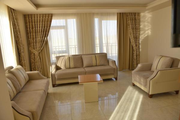 Family Room photo 3