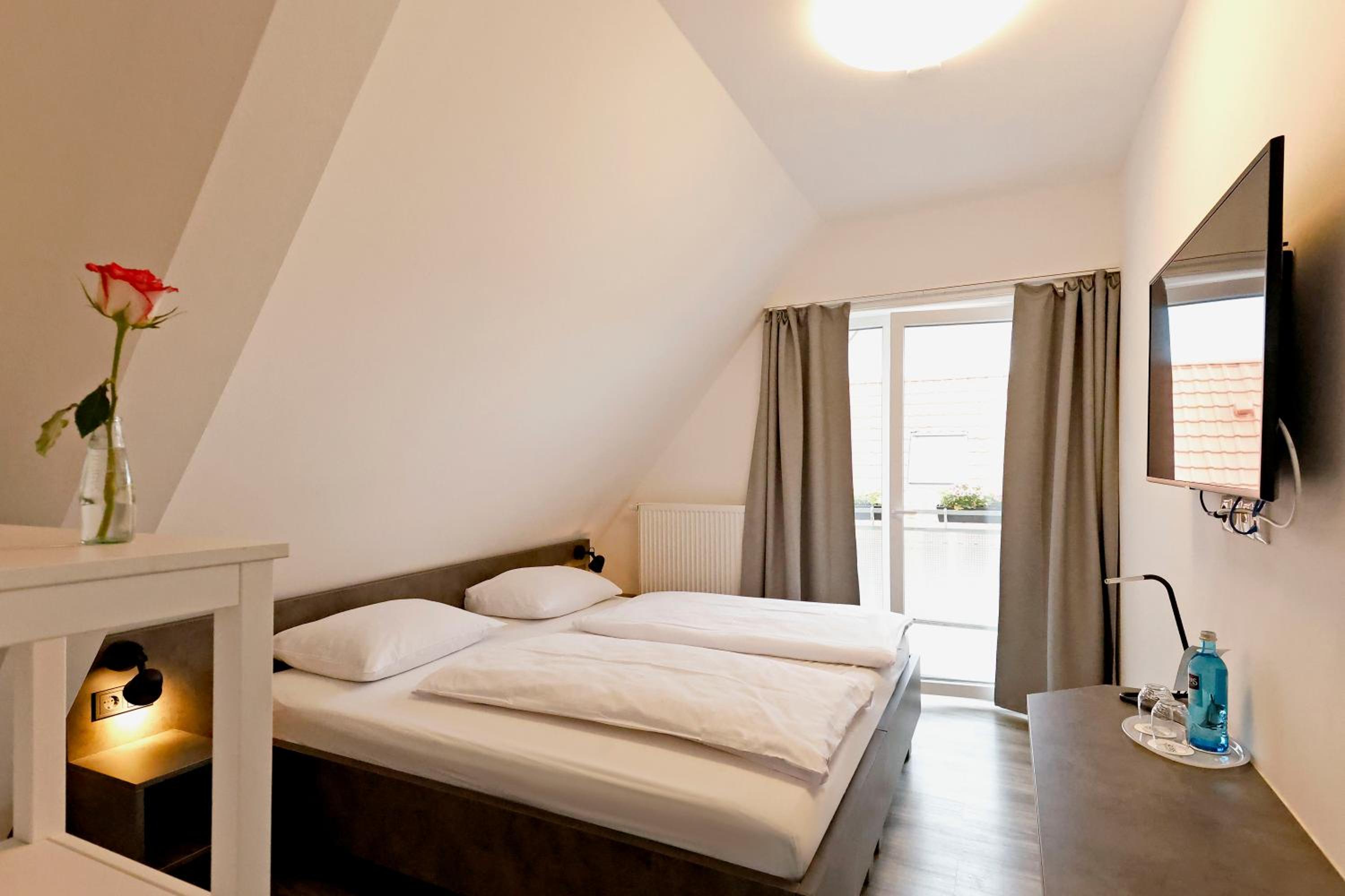 Deluxe Double Room with Balcony photo 1