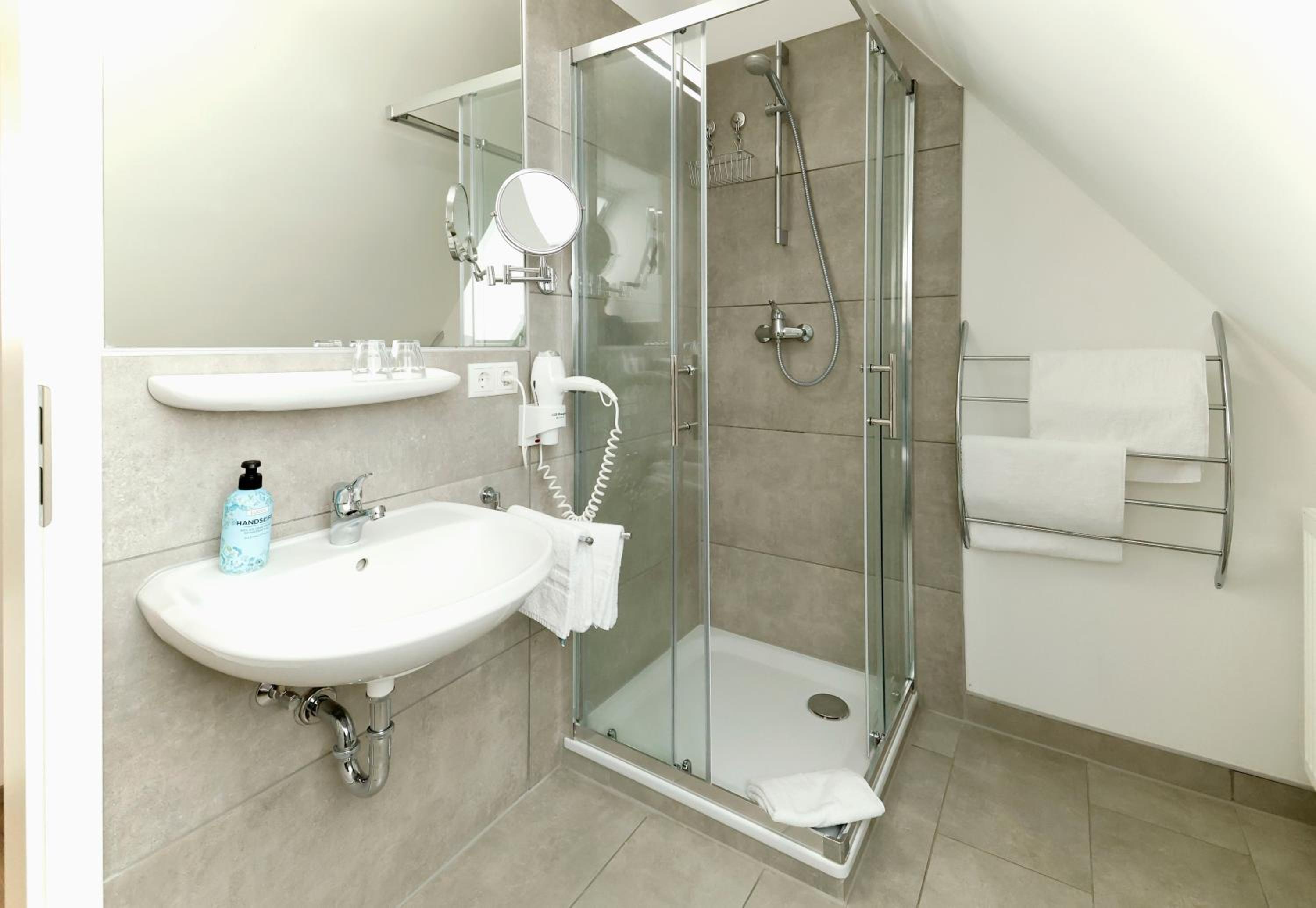 Deluxe Double Room with Balcony photo 2