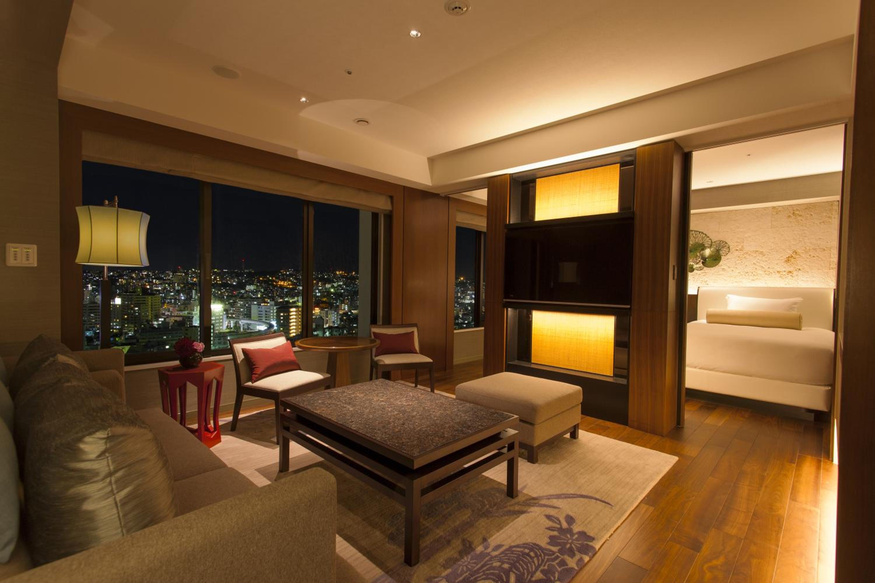 Executive Suite King Room with Lounge  Access