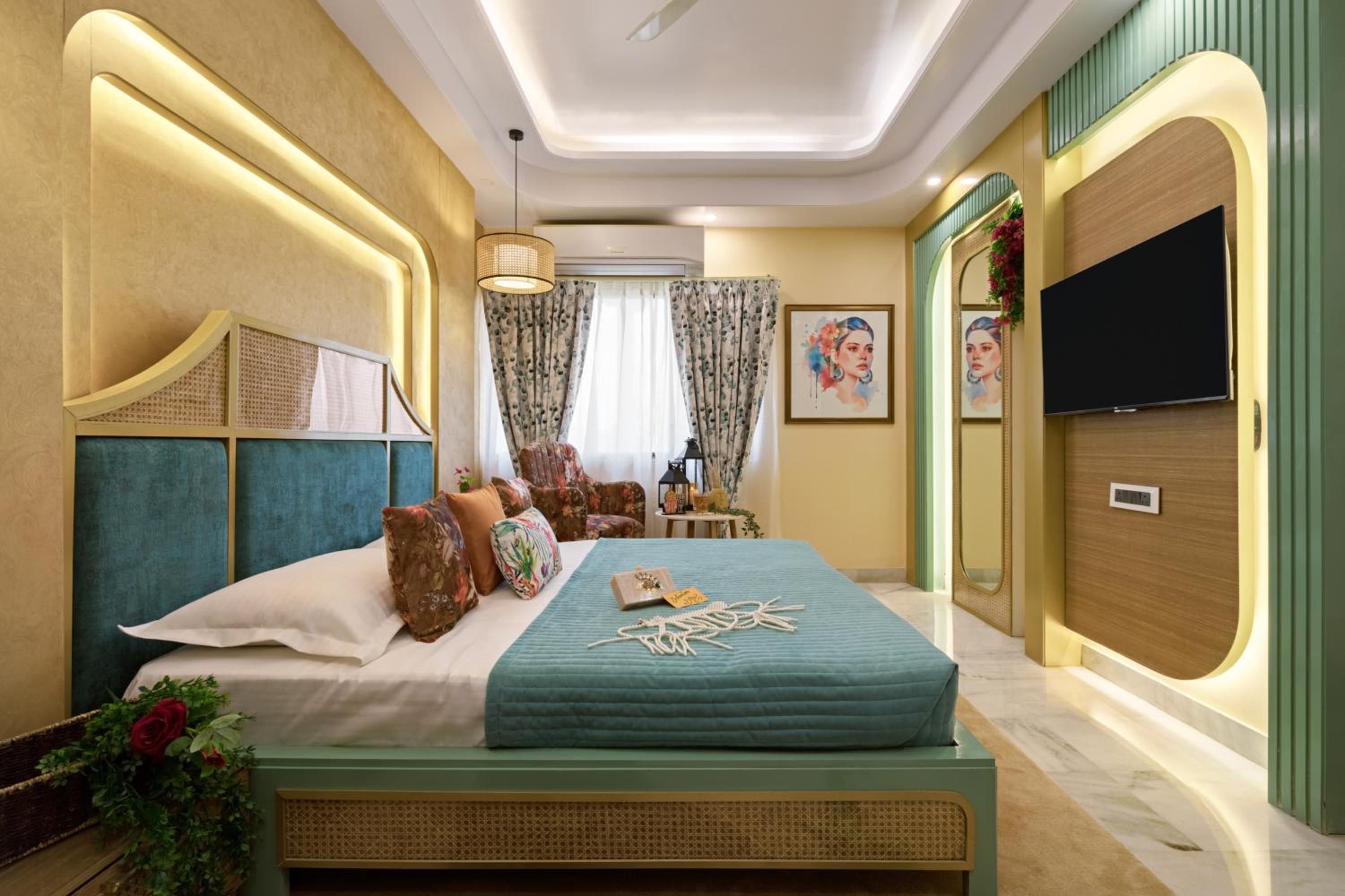 Bohemian Theme Room with Artistic Rattan décor and Designer Washroom: Enjoy 10% off on - F&B, Spa, car Hire, Complimentary Welcome Drink & Hi-Tea, Candlelight Dinner & Room Decoration Available  - Photo 18