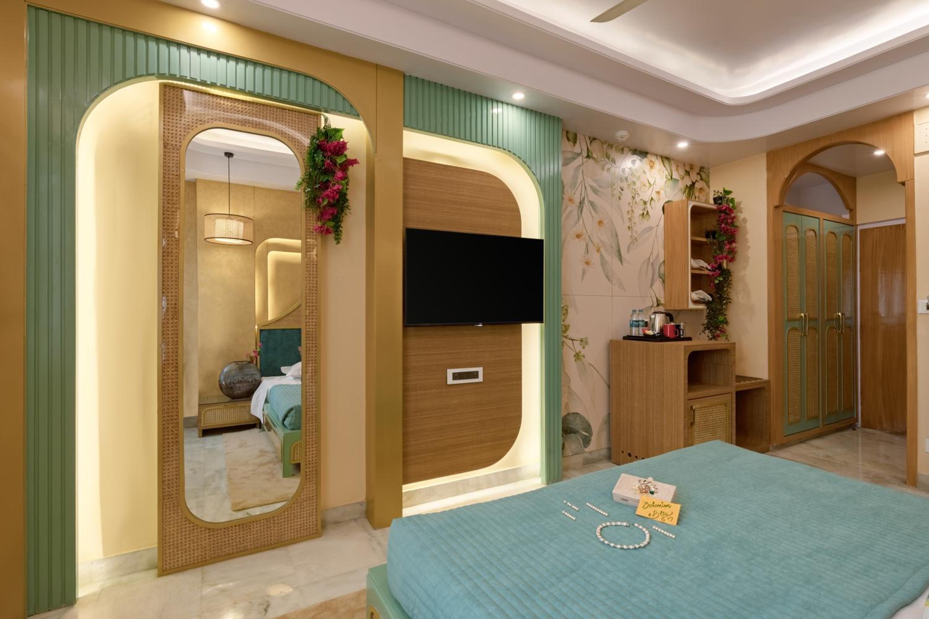 Bohemian Theme Room with Artistic Rattan décor and Designer Washroom: Enjoy 10% off on - F&B, Spa, car Hire, Complimentary Welcome Drink & Hi-Tea, Candlelight Dinner & Room Decoration Available  - Photo 17