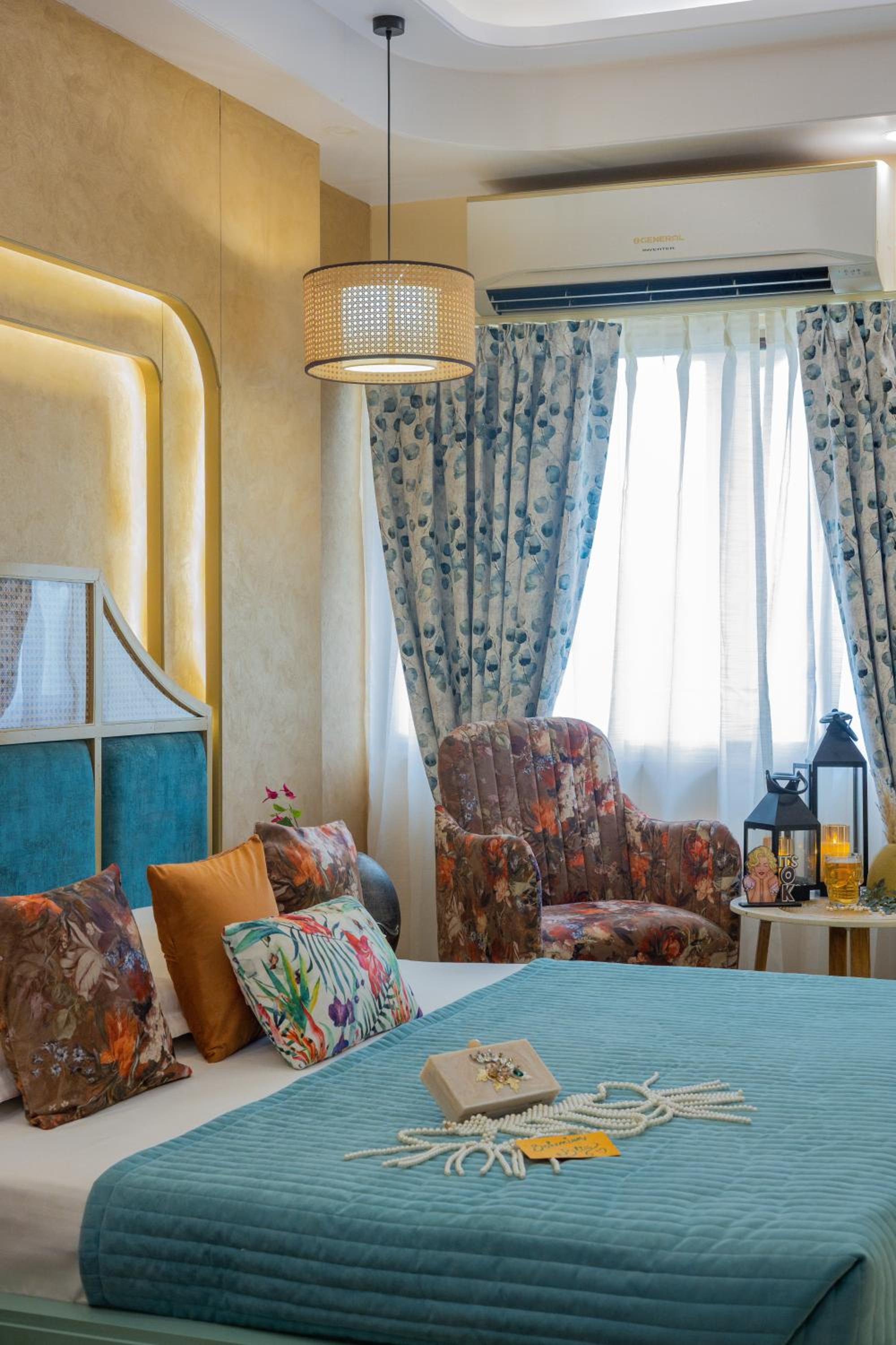 Bohemian Theme Room with Artistic Rattan décor and Designer Washroom: Enjoy 10% off on - F&B, Spa, car Hire, Complimentary Welcome Drink & Hi-Tea, Candlelight Dinner & Room Decoration Available  - Photo 2