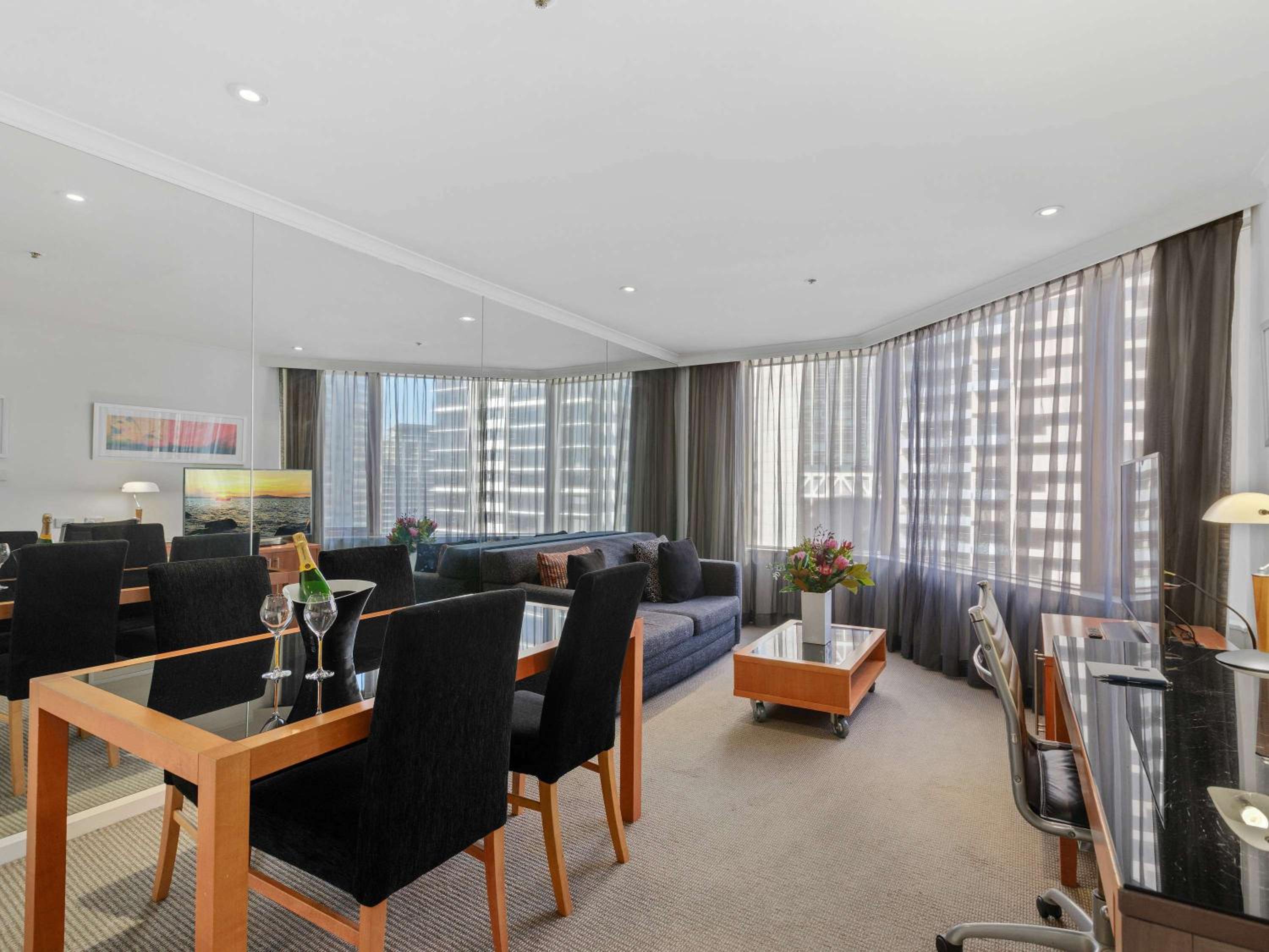 One-Bedroom Suite Apartment with Deluxe View (Non-Refurbished)