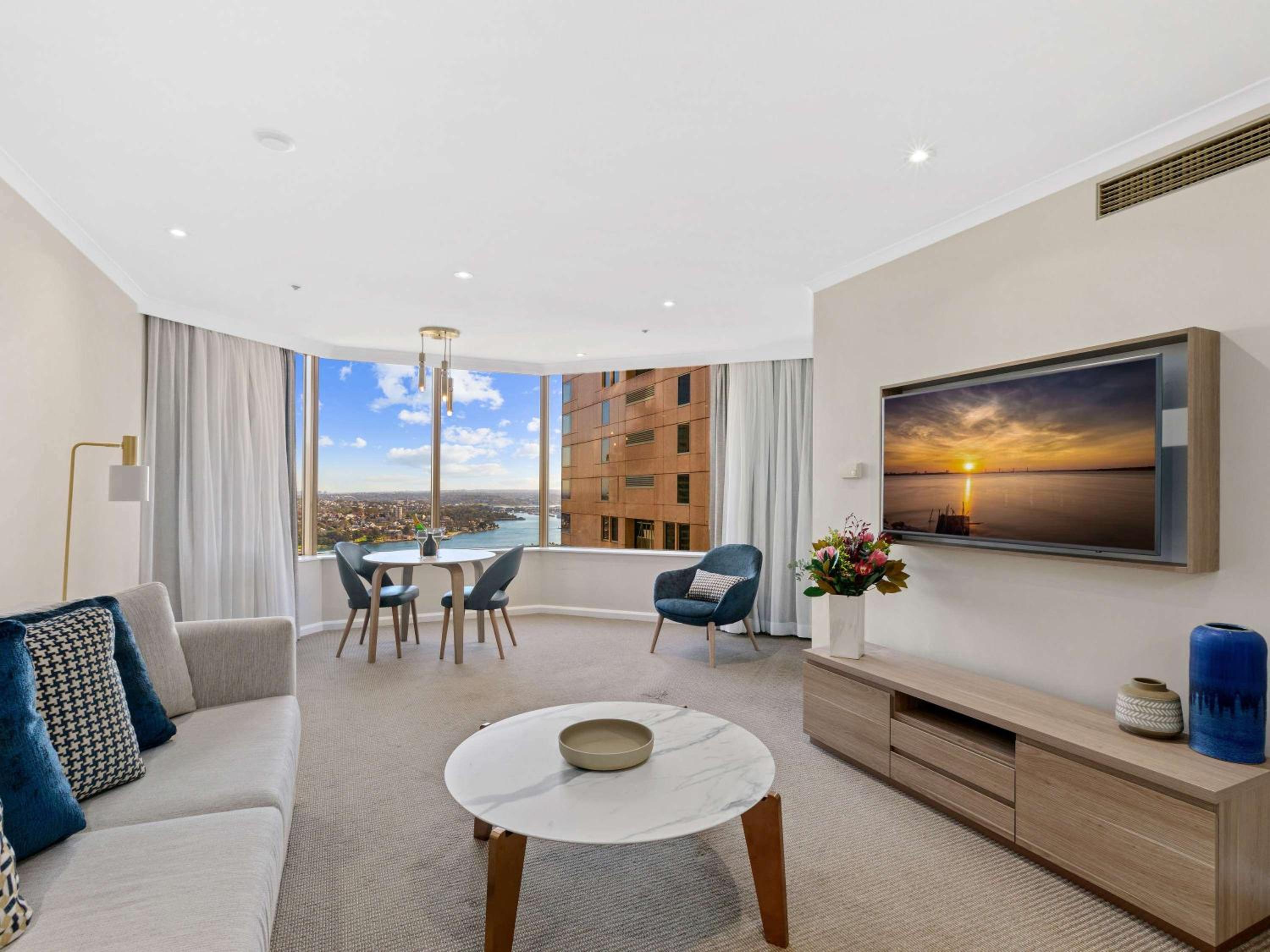 Deluxe One-Bedroom Apartment with Harbor View
